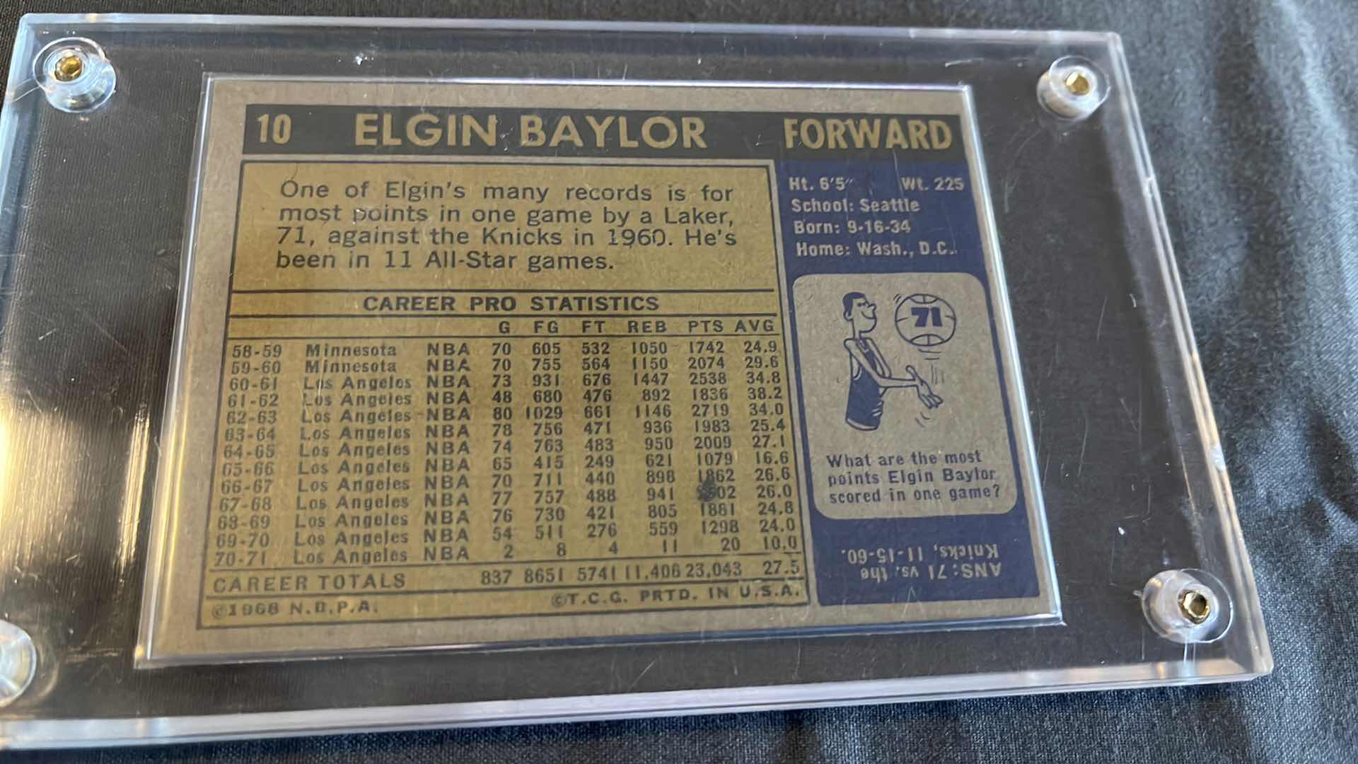 Photo 2 of 1971 ELGIN BAYLOR TOPPS CARD 10