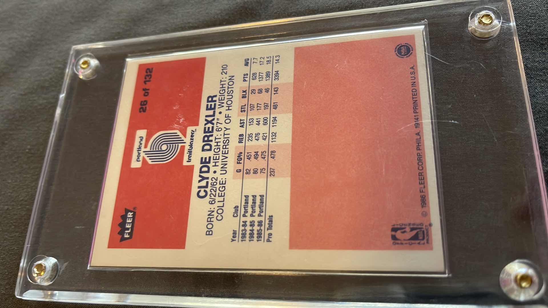 Photo 2 of 1986 CLYDE DREXLER FLEER ROOKIE CARD 26