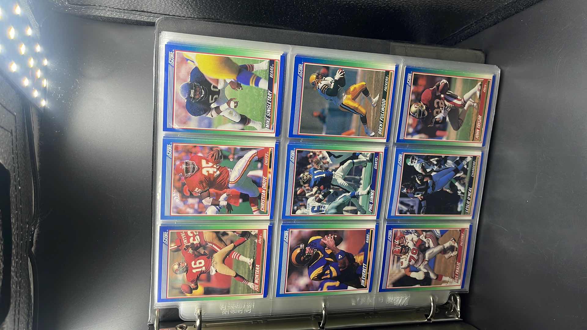 Photo 1 of 1990 SCORE NFL FOOTBALL CARDS W BINDER