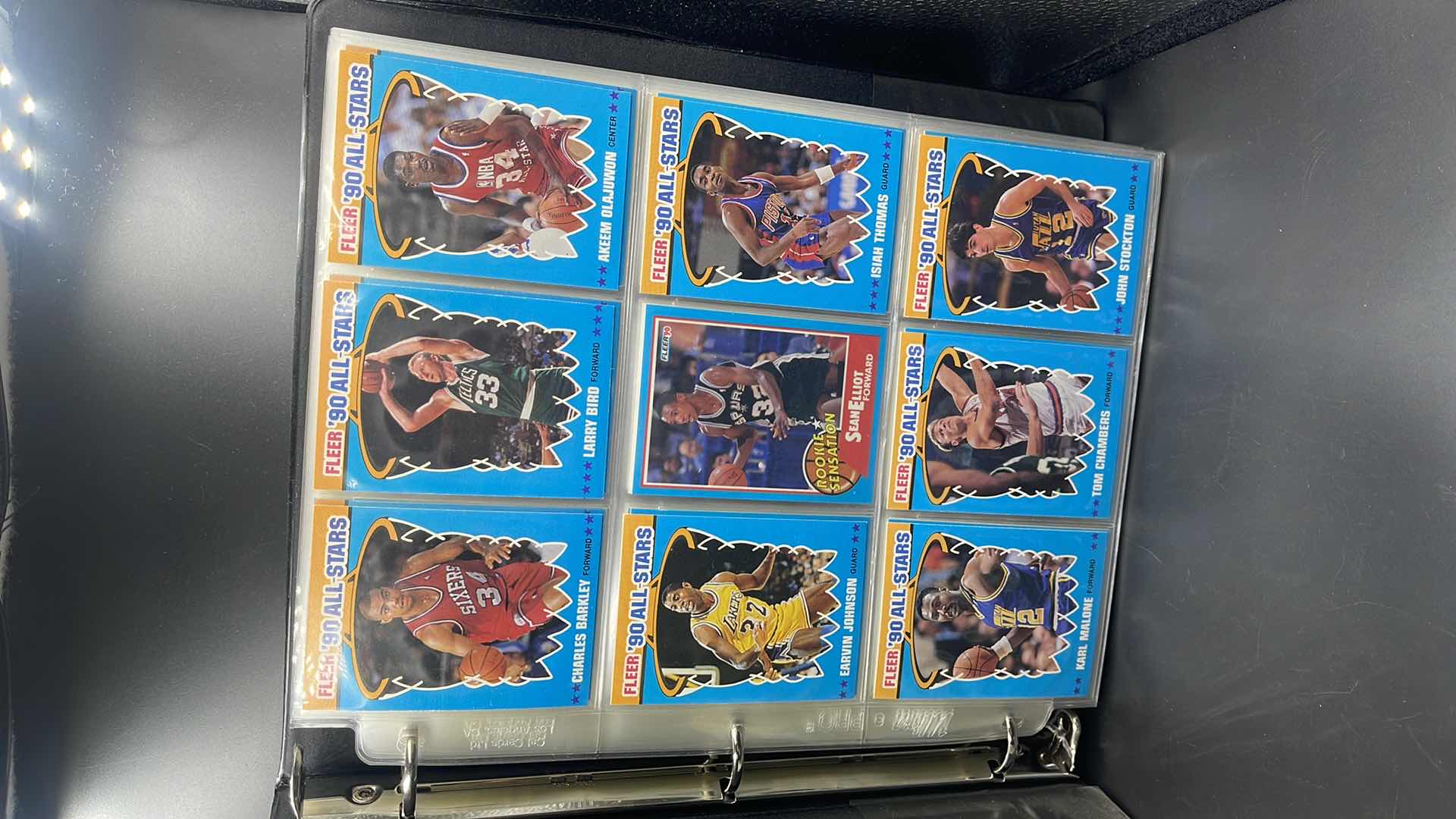 Photo 1 of 1990 FLEER BASKETBALL CARDS W BINDER