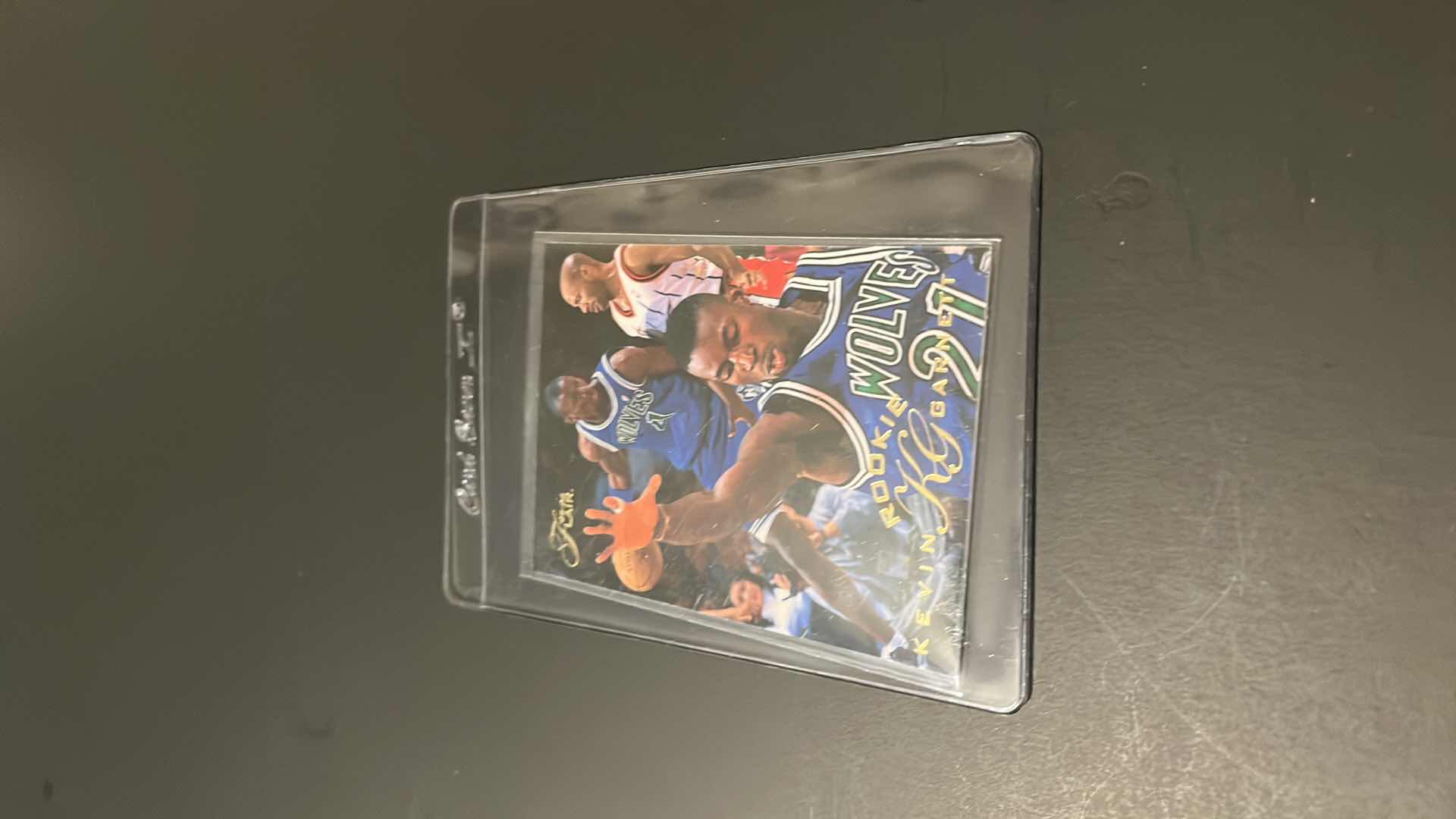 Photo 1 of 1995 KEVIN GARNETT FLEER ROOKIE CARD 206