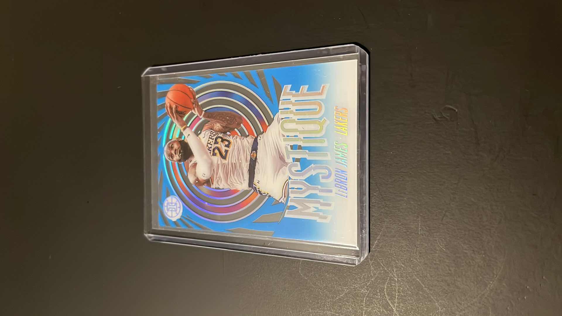 Photo 4 of 2019 LEBRON JAMES DC MYSTIQUE PANINI CARD 7