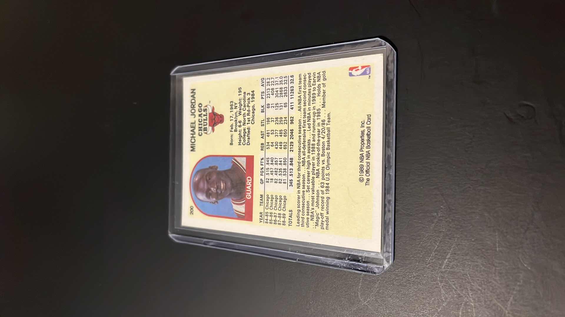Photo 2 of 1989 MICHAEL JORDAN NBA HOOPS CARD 200