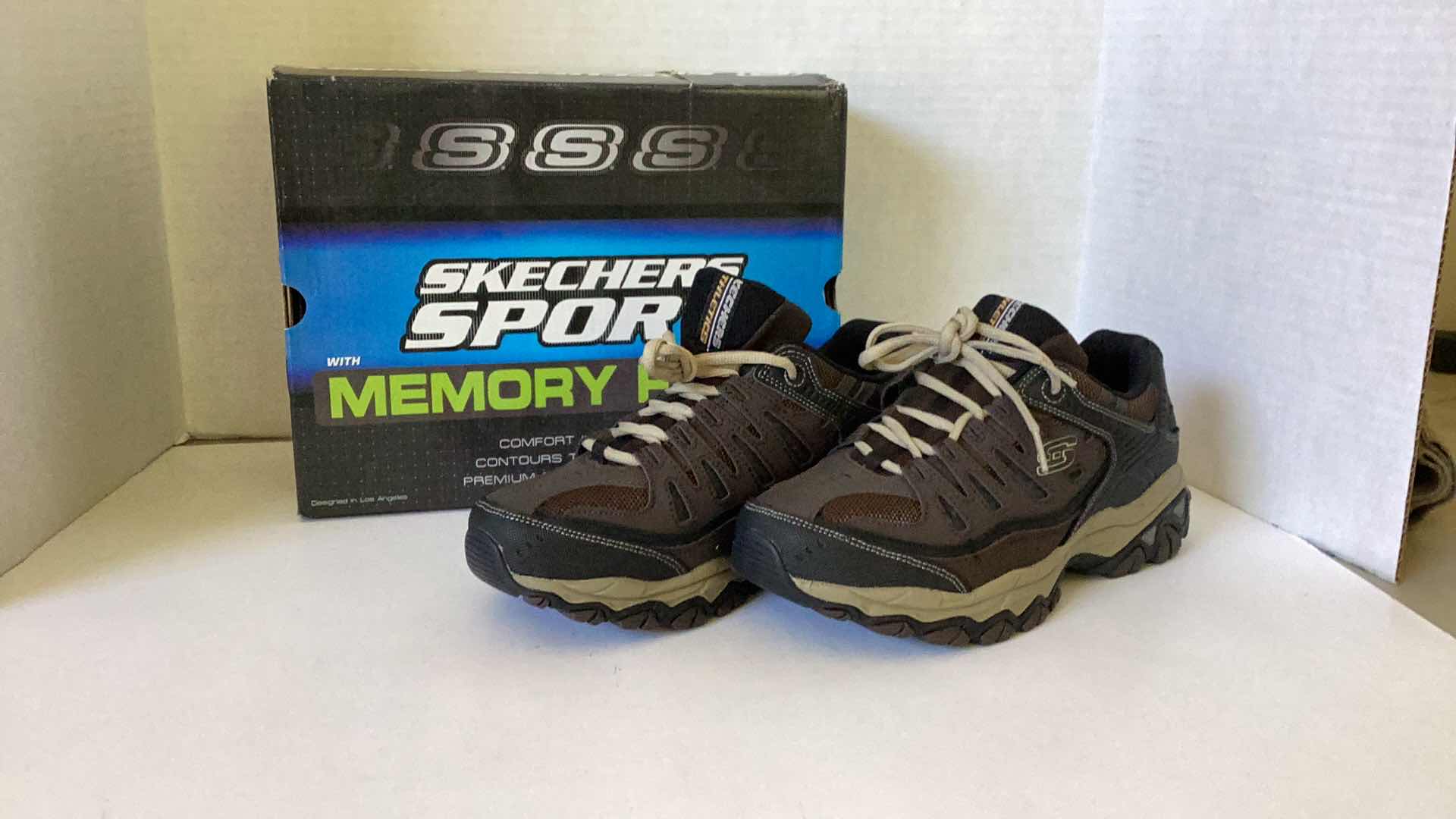 Photo 1 of SKETCHERS MEN SHOES SIZE 8