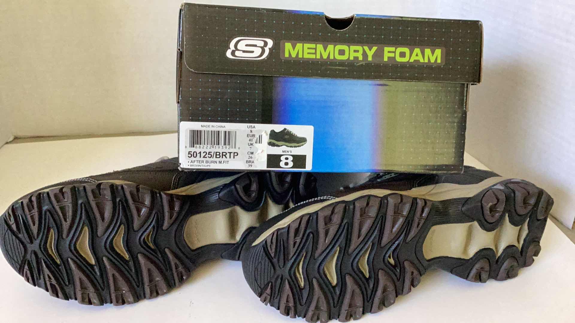 Photo 3 of SKETCHERS MEN SHOES SIZE 8