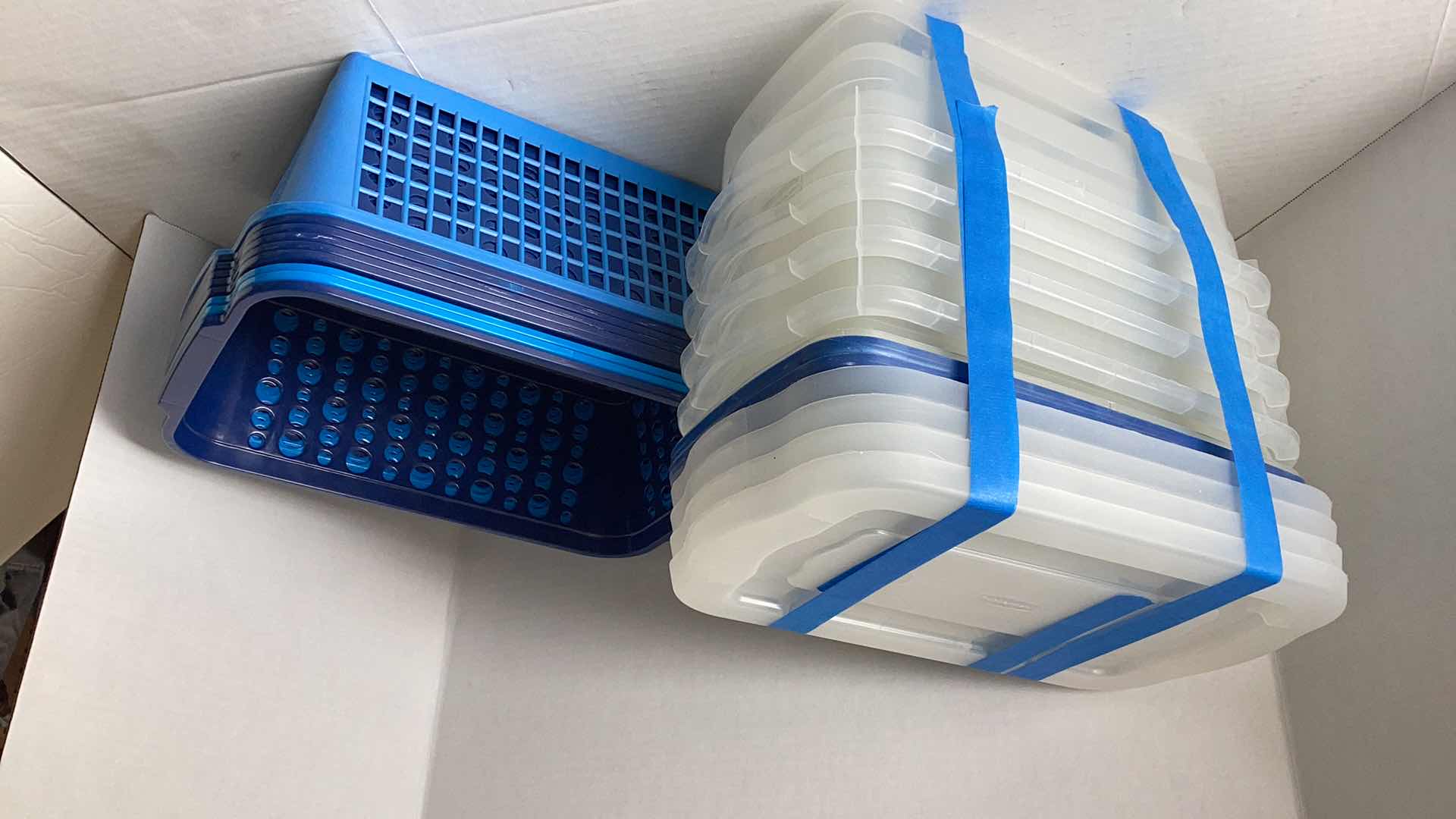 Photo 1 of PLASTIC CONTAINERS WITH LIDS AND BASKETS