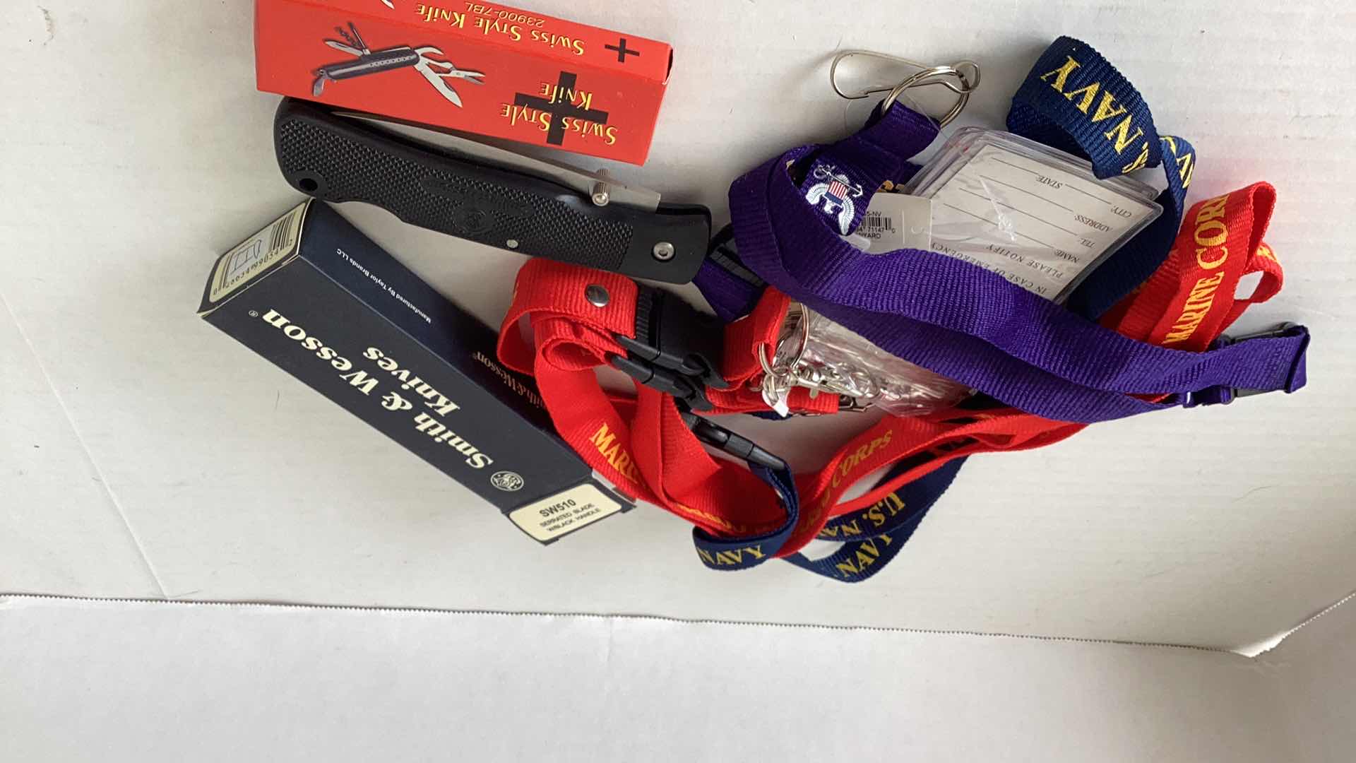 Photo 1 of NAVY, MARINE CORPS LANYARDS AND KNIVES SMITH WESSEN