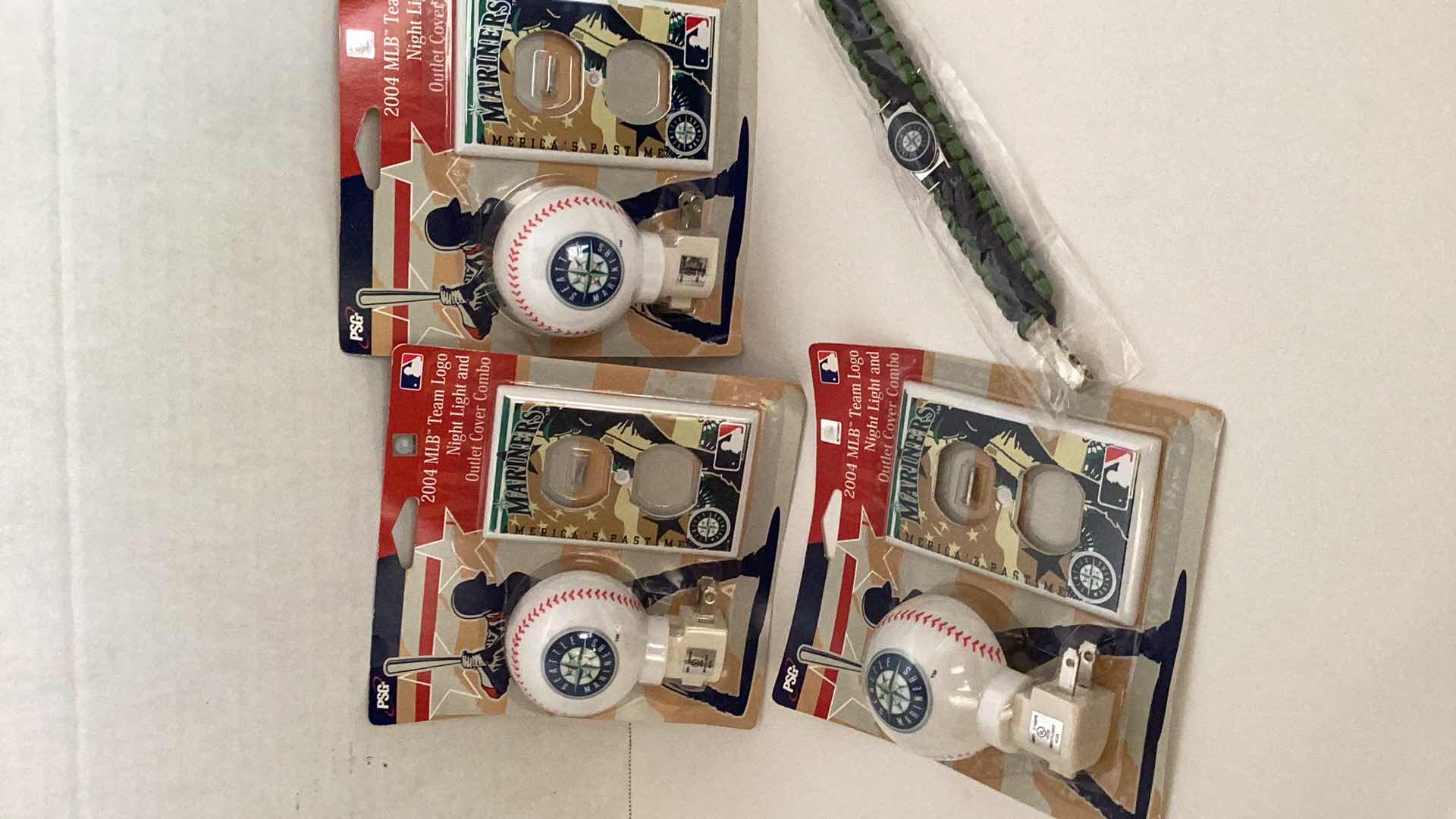 Photo 1 of BASEBALL SEATTLE MARINERS FANPACK