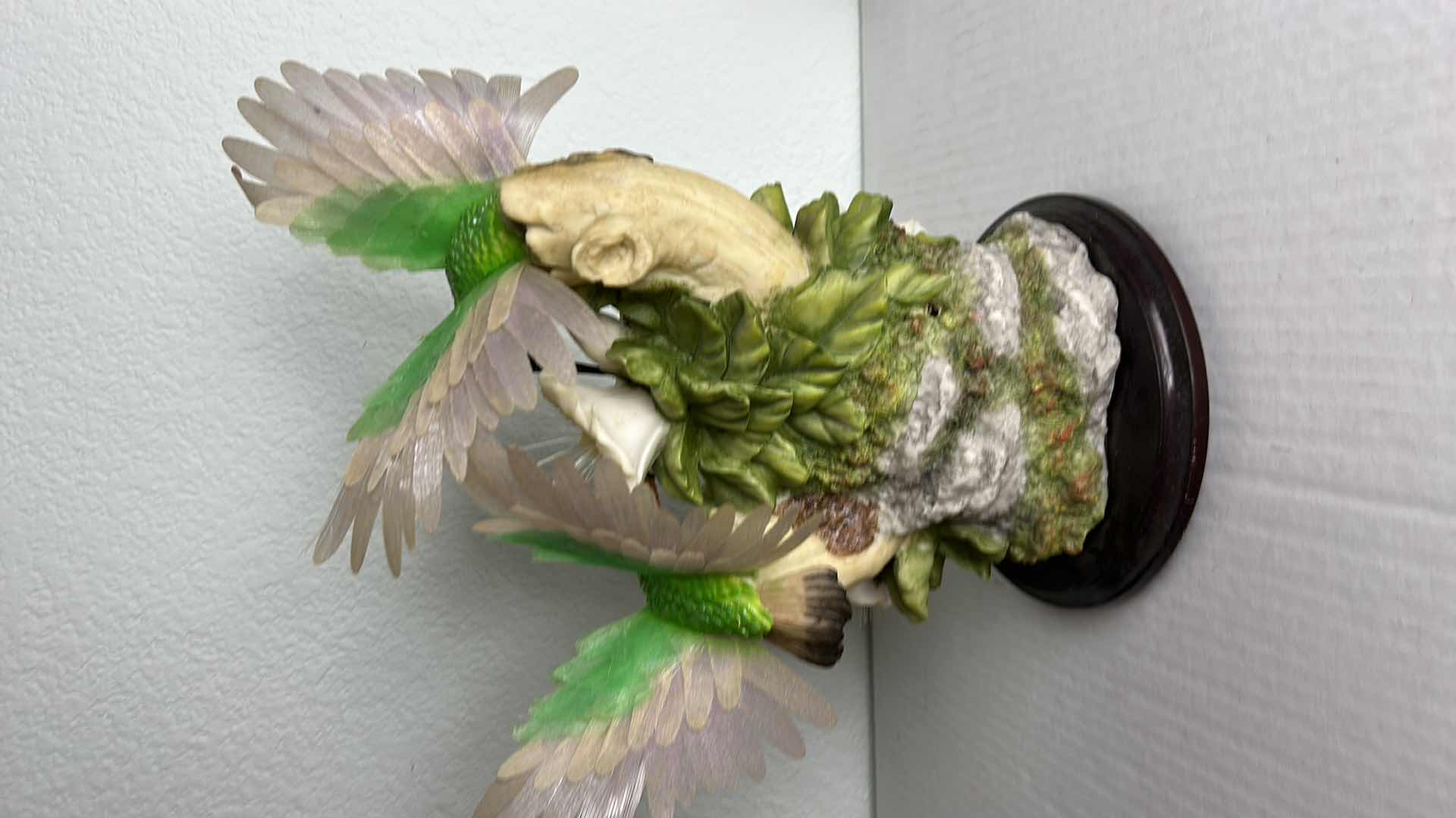 Photo 4 of **MISSING POWER CORD** DE CAPOLI COLLECTION HUMMINGBIRDS FIGURINE RESIN FIBRE OPTICAL H 14”