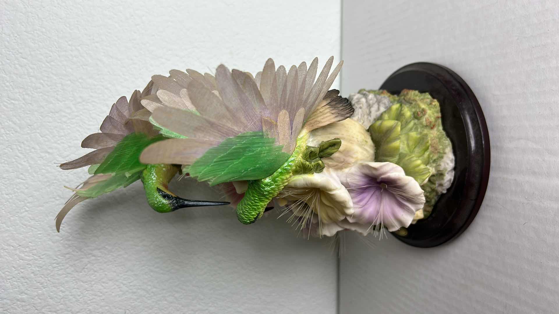 Photo 3 of **MISSING POWER CORD** DE CAPOLI COLLECTION HUMMINGBIRDS FIGURINE RESIN FIBRE OPTICAL H 14”