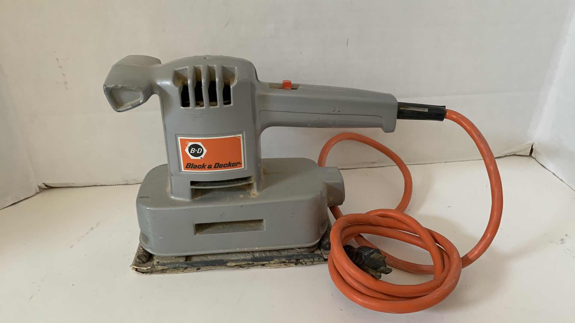 Photo 1 of BLACK AND DECKER FINISHING SANDER