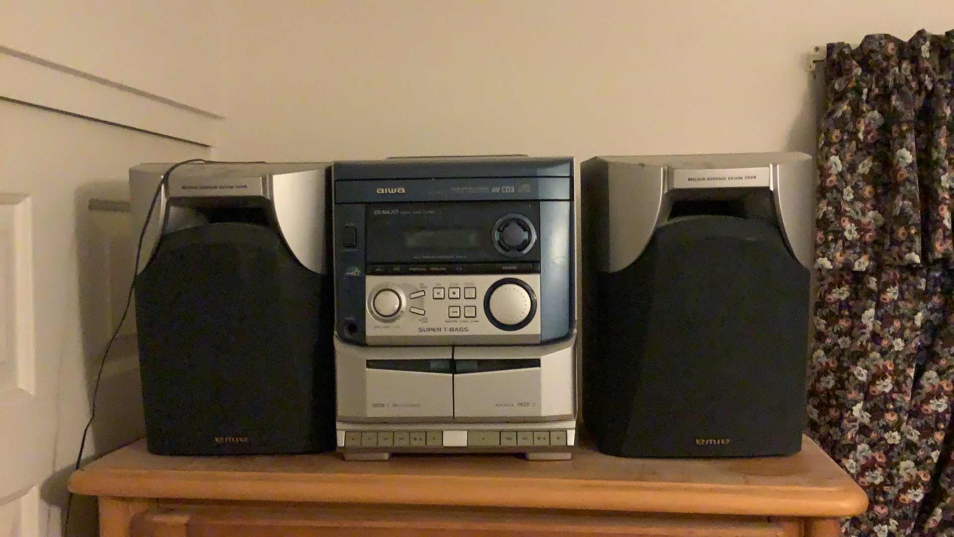 Photo 1 of AIWA CX NAJ17 AUDIO SYSTEM