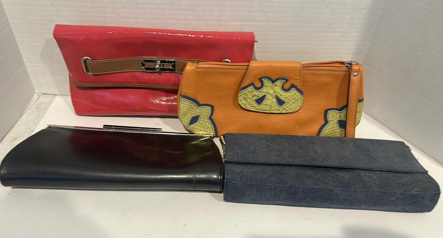 Photo 5 of 4 WOMEN CLUTCHES