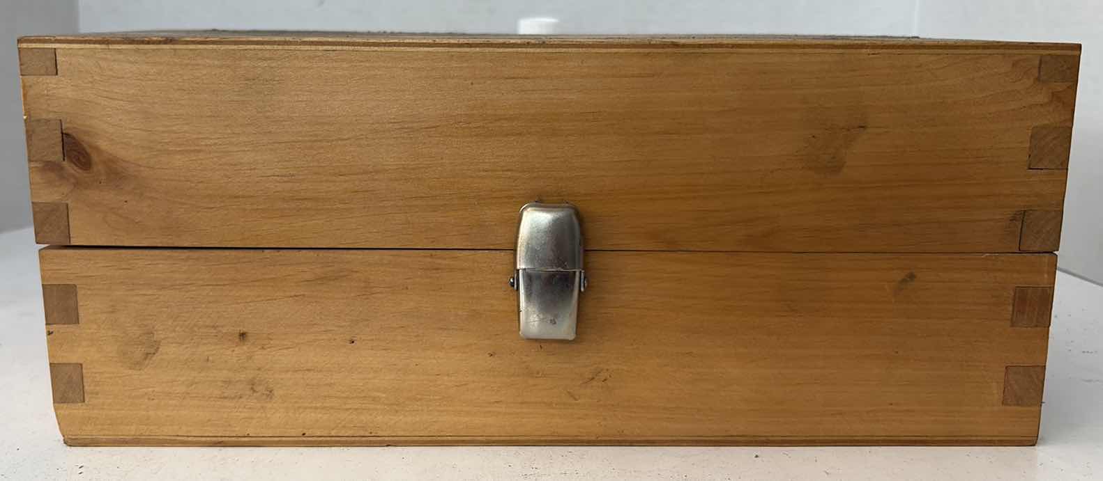 Photo 1 of LIVE CENTER