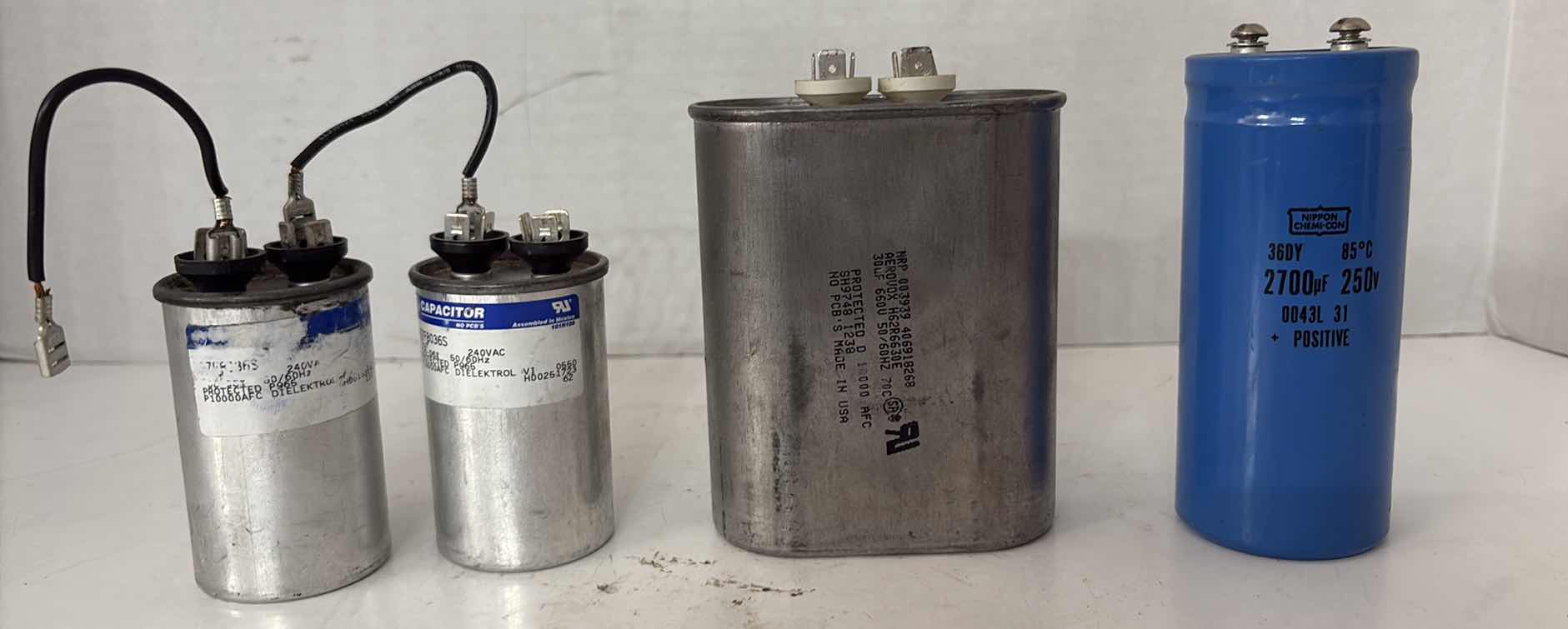Photo 1 of (16)PCS CAPACITORS
