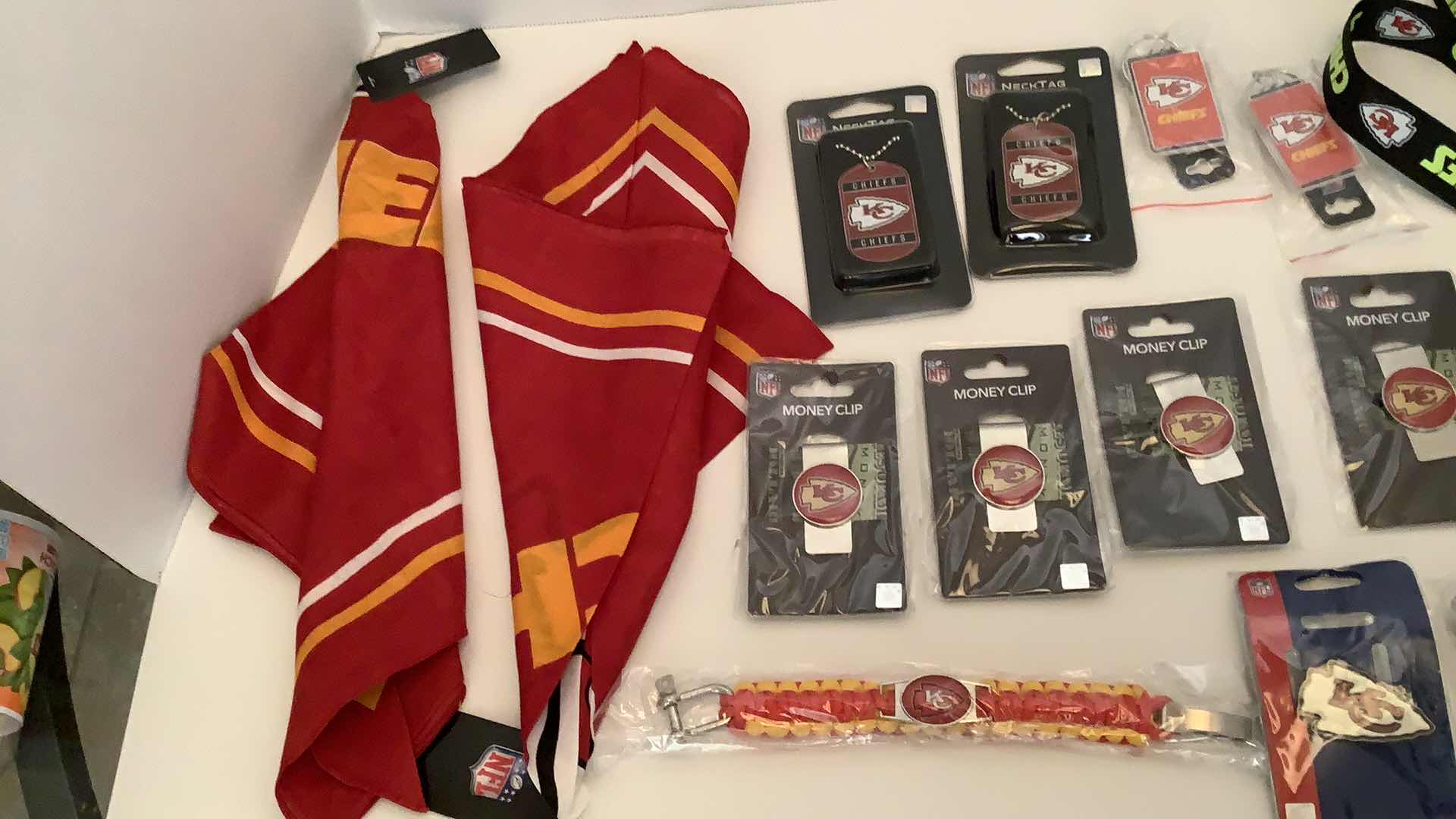 Photo 3 of NFL FAN PACK CHIEFS