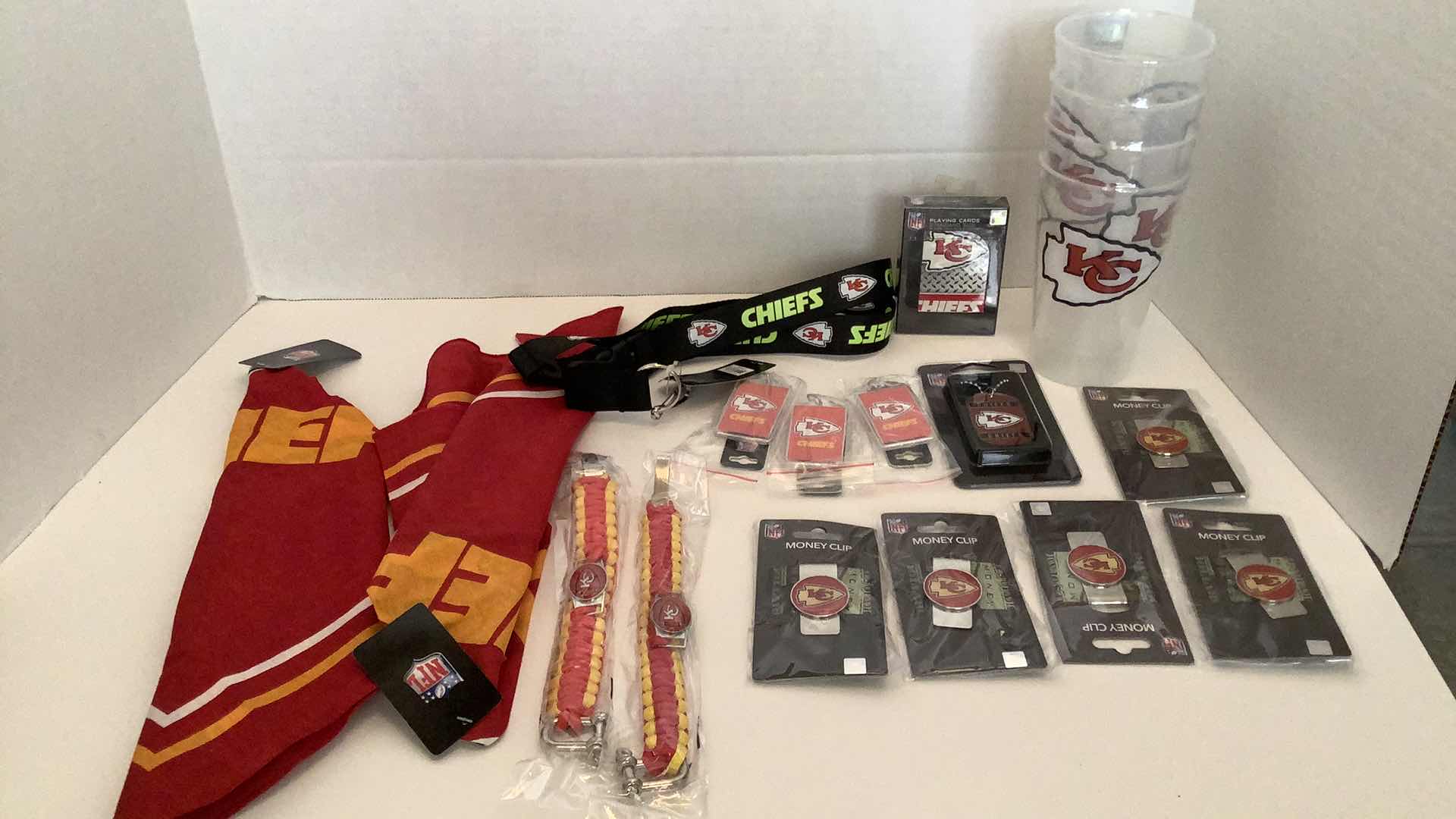 Photo 1 of NFL FAN PACK CHIEFS