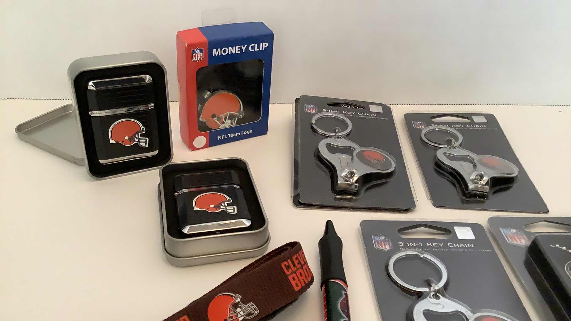 Photo 2 of NFL FAN PACK CLEVELAND BROWNS