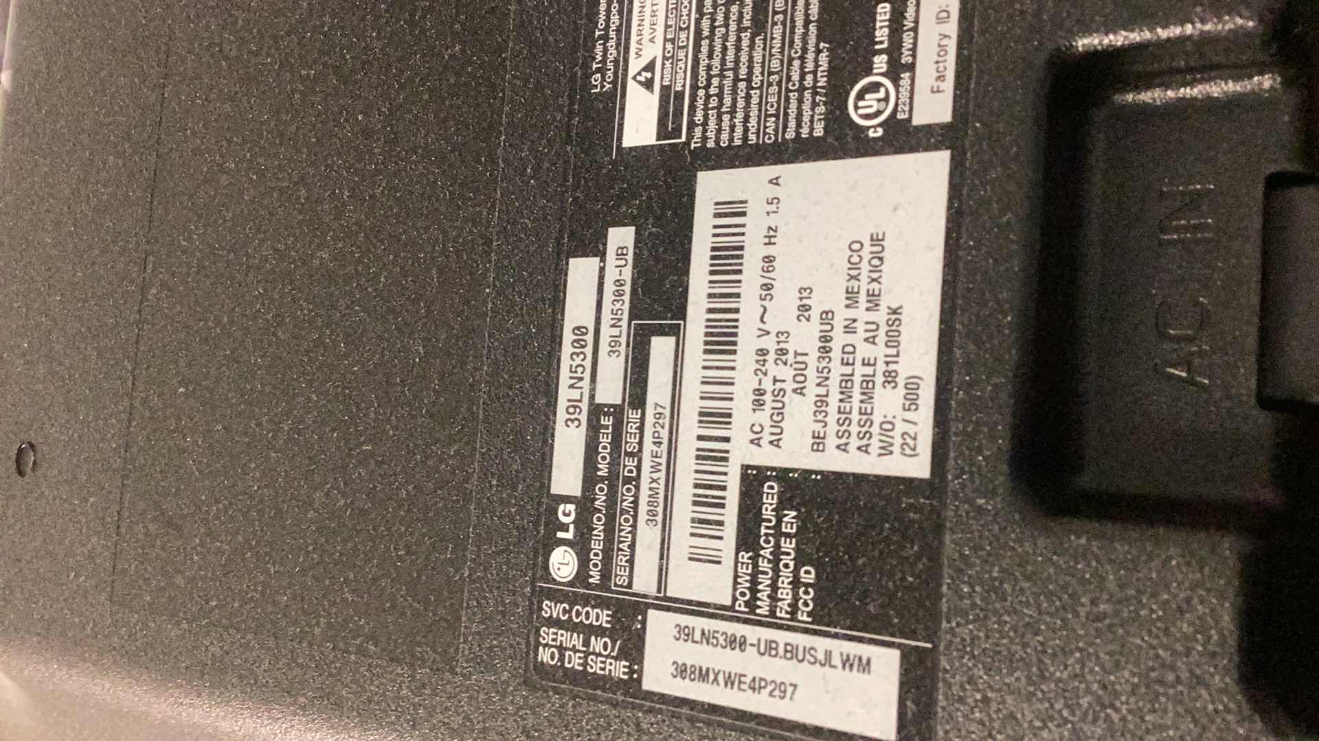 Photo 4 of LG TV MODEL 39LN5300