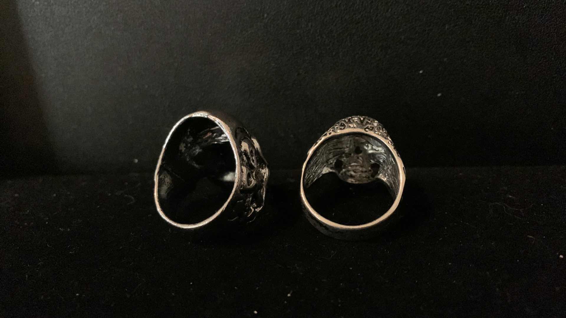 Photo 2 of MENS RINGS SIZE 10