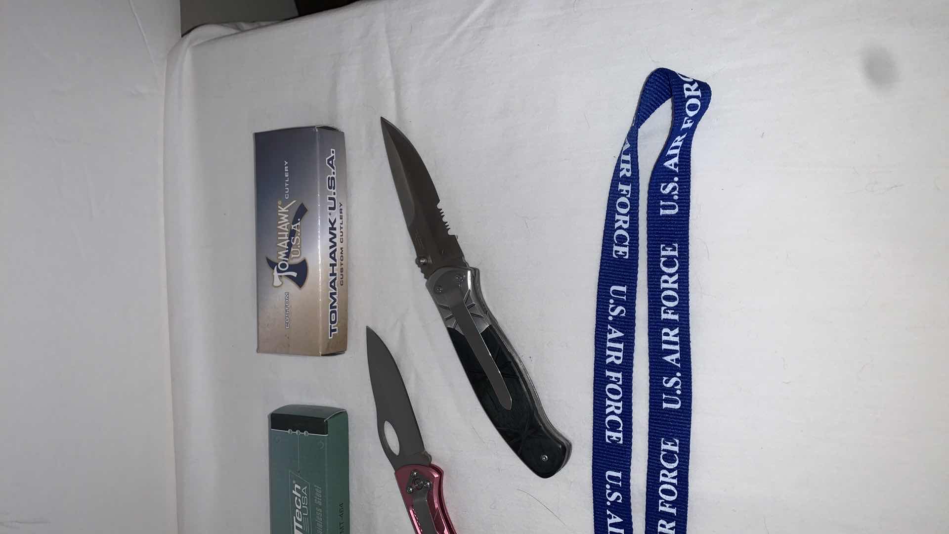 Photo 4 of SET OF U.S. AIR FORCE LANYARDS WITH MTECH AND TOMAHAWK KNIVES