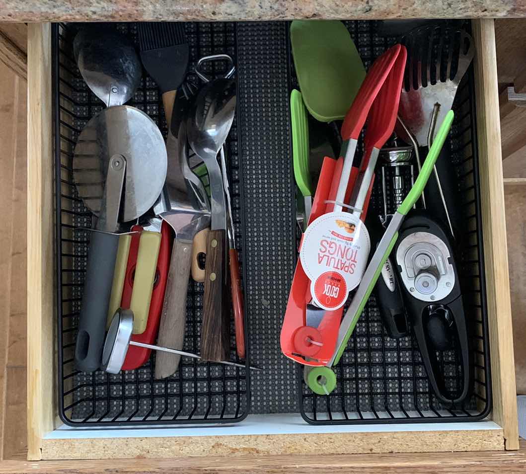 Photo 1 of CONTENTS OF KITCHEN DRAWER