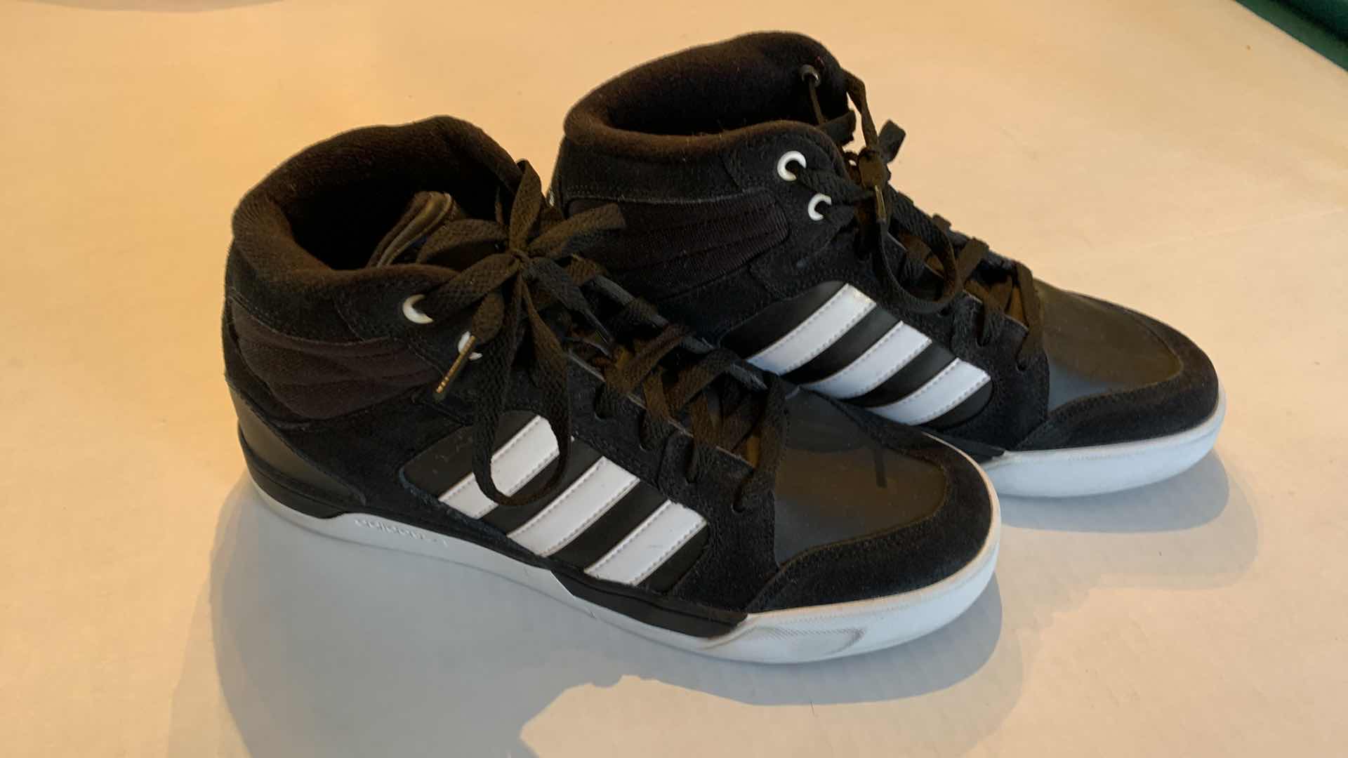 Photo 1 of MENS ADIDAS NEO RALEIGH MID BASKETBALL SNEAKERS SIZE 8