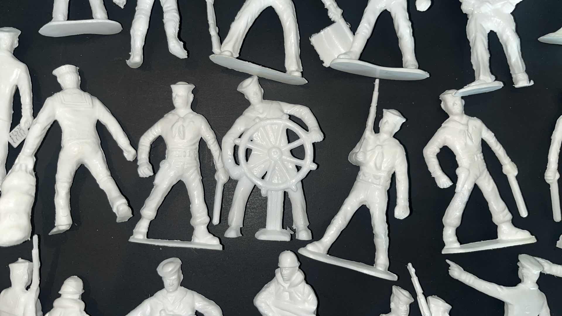 Photo 1 of VINTAGE TIM MEE 1970 PLASTIC SOLDIERS