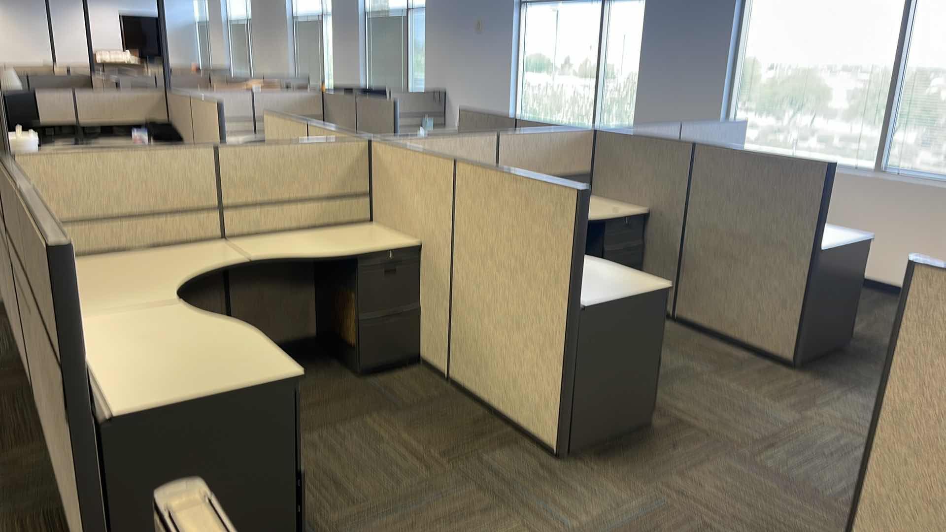 Photo 1 of 6 PC CUBICAL SET W 5 DRAWER MEDAL BASE DESKS 76” X 76” H50” (BUYER TO DISASSEMBLE & REMOVE FROM 2ND STORY OFFICE BUILDING W ELEVATOR)