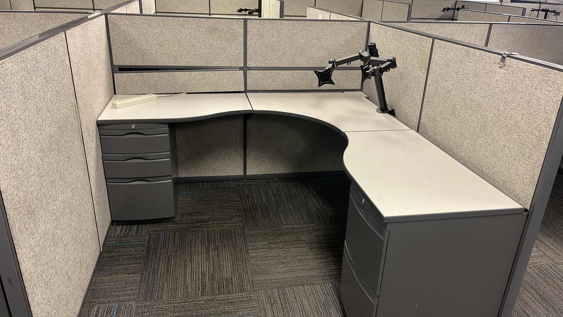 Photo 4 of 6 PC CUBICAL SET W 5 DRAWER MEDAL BASE DESKS 76” X 76” H50” (BUYER TO DISASSEMBLE & REMOVE FROM 2ND STORY OFFICE BUILDING W ELEVATOR)
