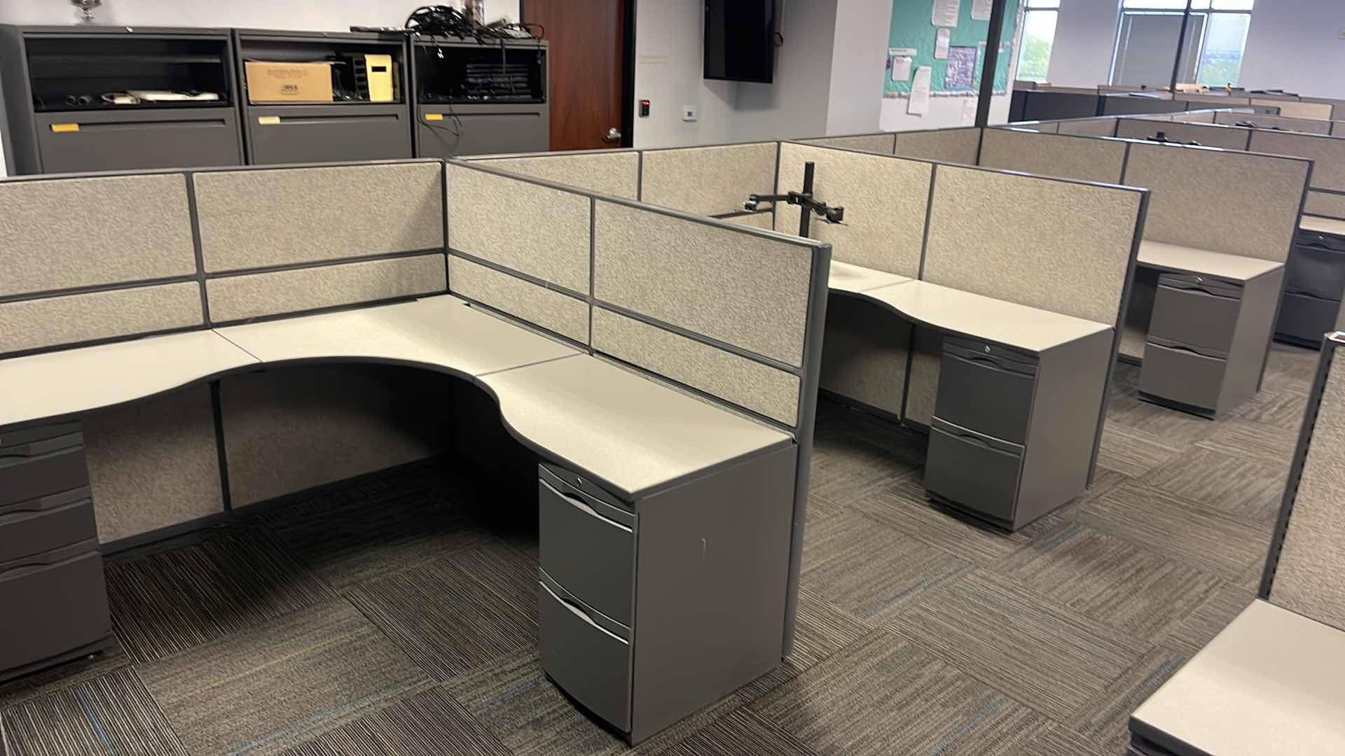 Photo 1 of 3 PC CUBICAL SET W 5 DRAWER MEDAL BASE DESKS 76” X 76” H50” (BUYER TO DISASSEMBLE & REMOVE FROM 2ND STORY OFFICE BUILDING W ELEVATOR)