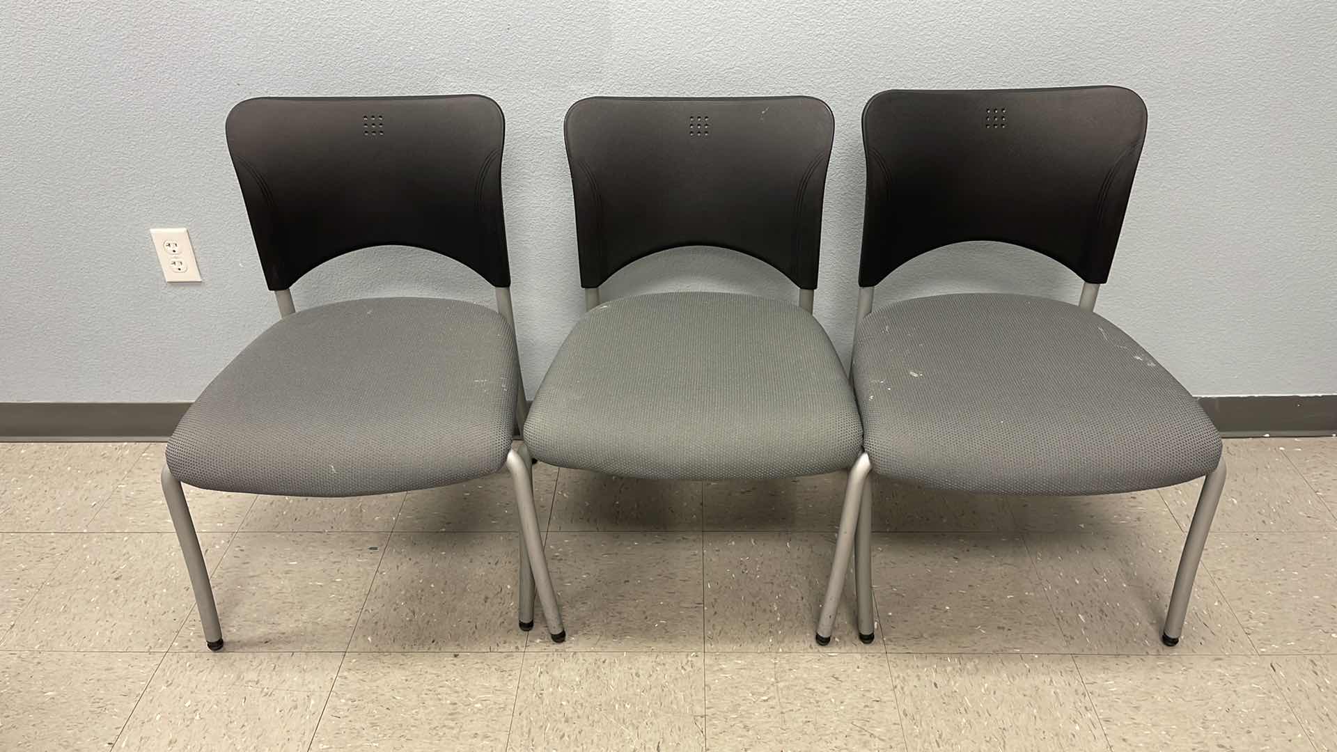 Photo 1 of 3 PC MEDAL BASE OFFICE CHAIRS