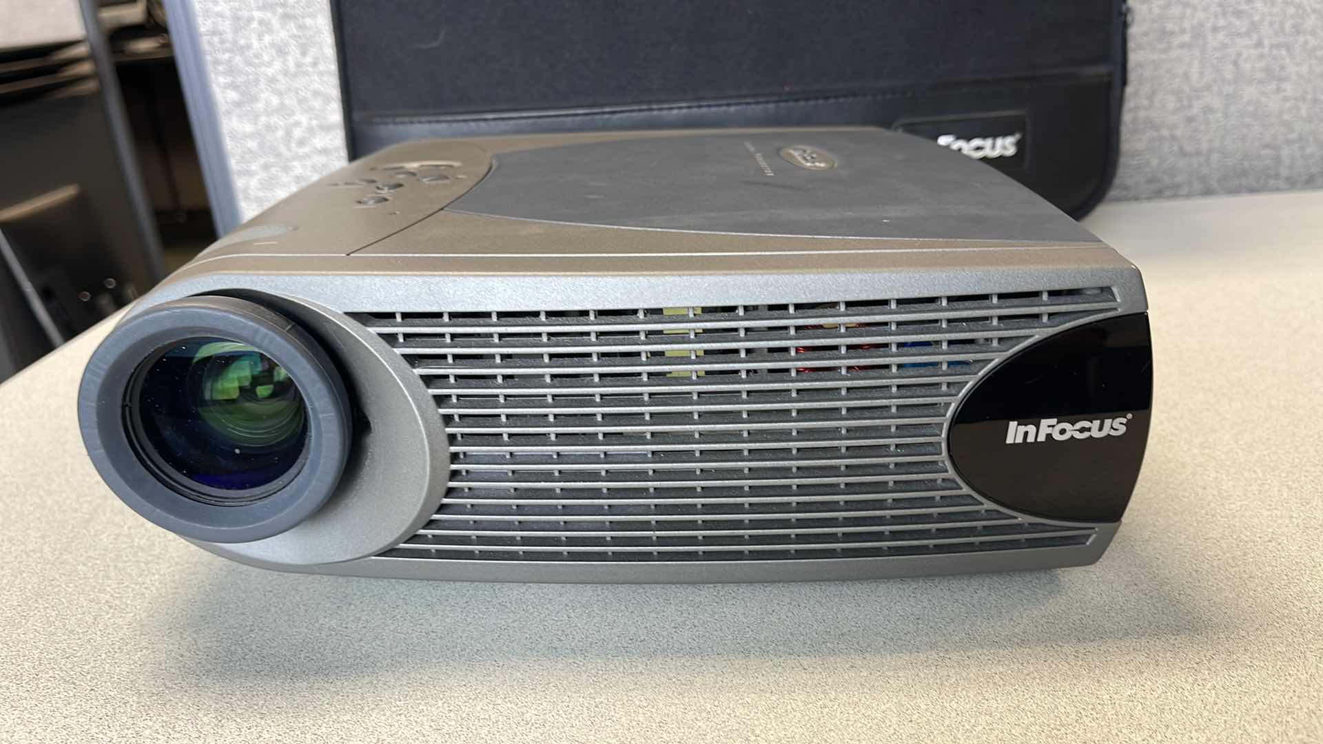 Photo 3 of INFOCUS DIGITAL PROJECTOR LP 500/530