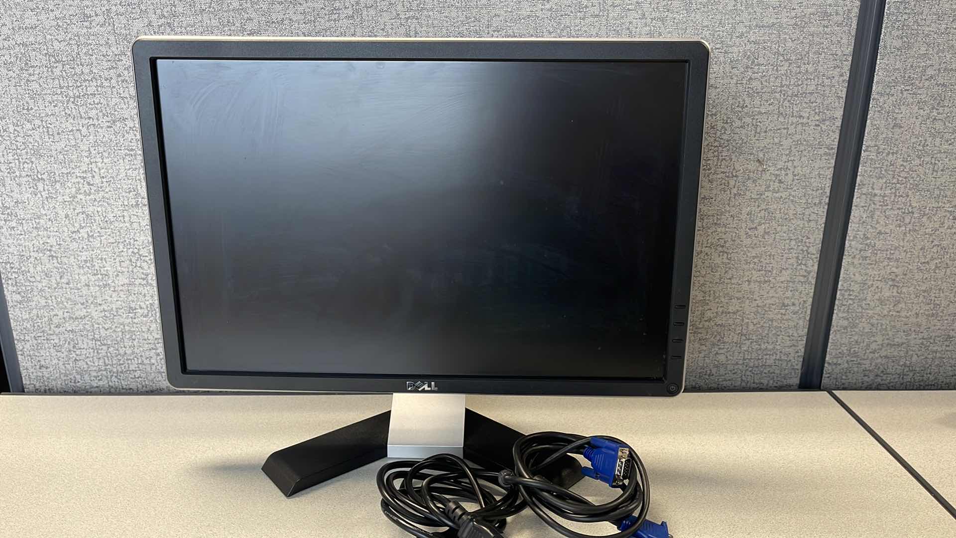 Photo 1 of DELL P2016 COMPUTER MONITOR