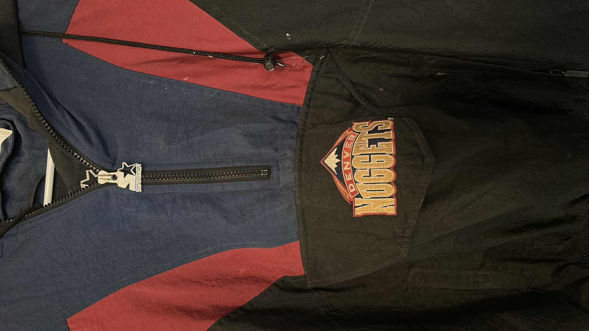 Photo 3 of VINTAGE DENVER NUGGETS STARTER HOODED JACKET XL