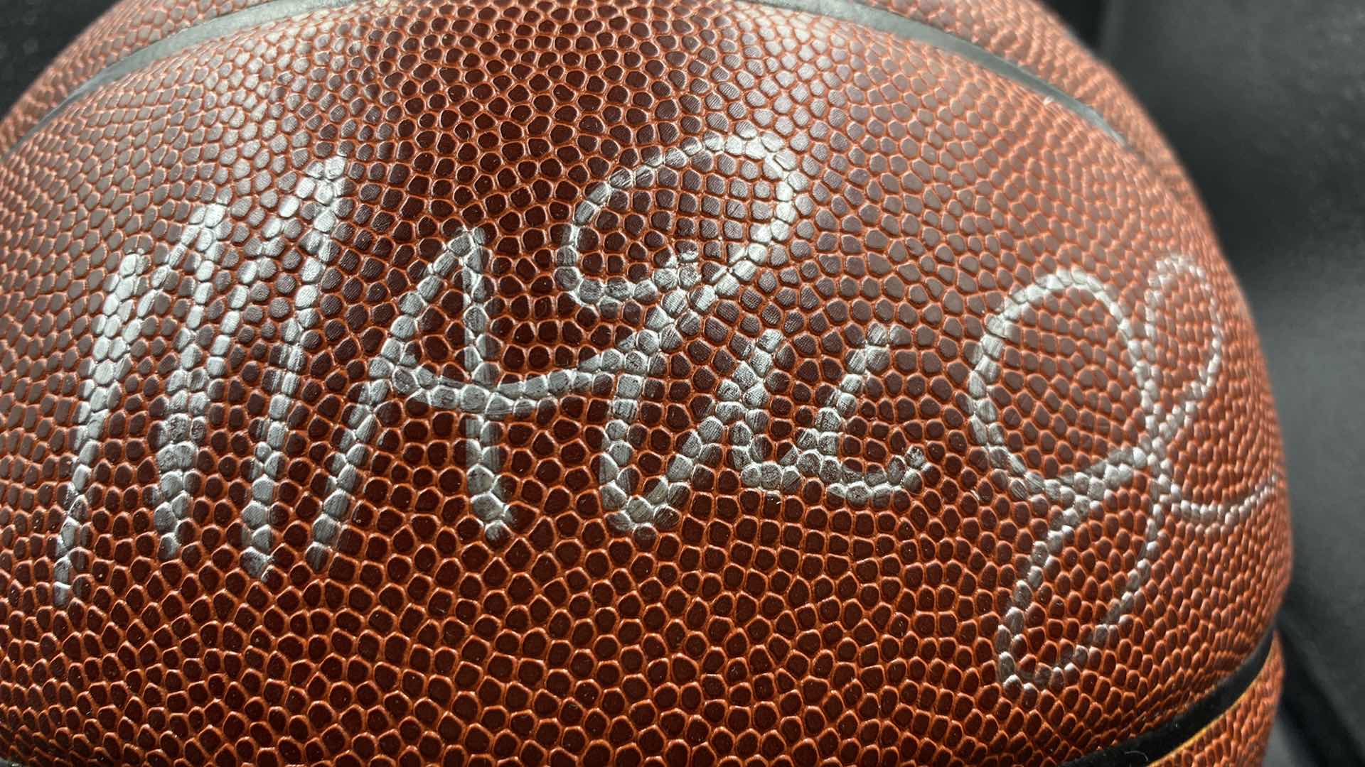 Photo 3 of RARE MAGIC JOHNSON, LARRY BIRD AUTOGRAPHED BASKETBALL