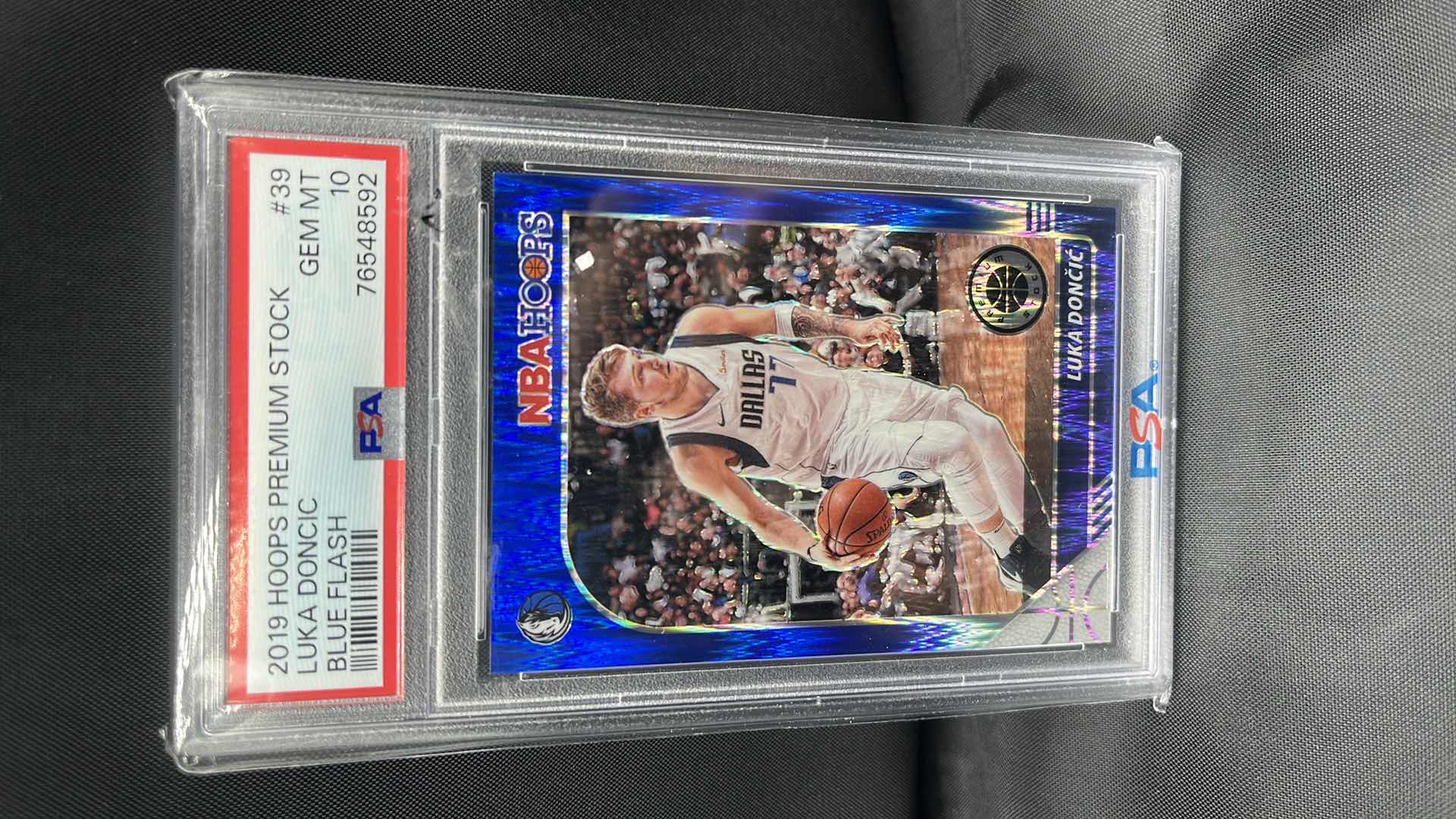 Photo 1 of 2019 panini hoops premium stock luka doncic 39 mint 10