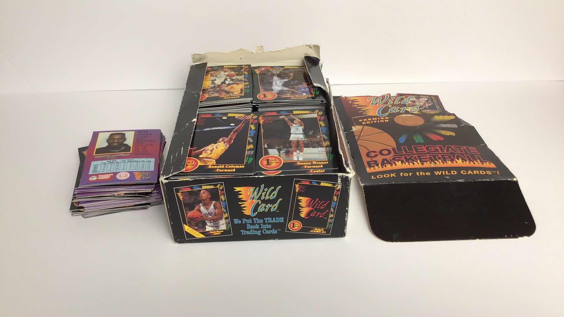 Photo 2 of $50 LOT OF APPROX 500 WILDCARD COLLEGIATE BASKETBALL NBS CARDS W BOX