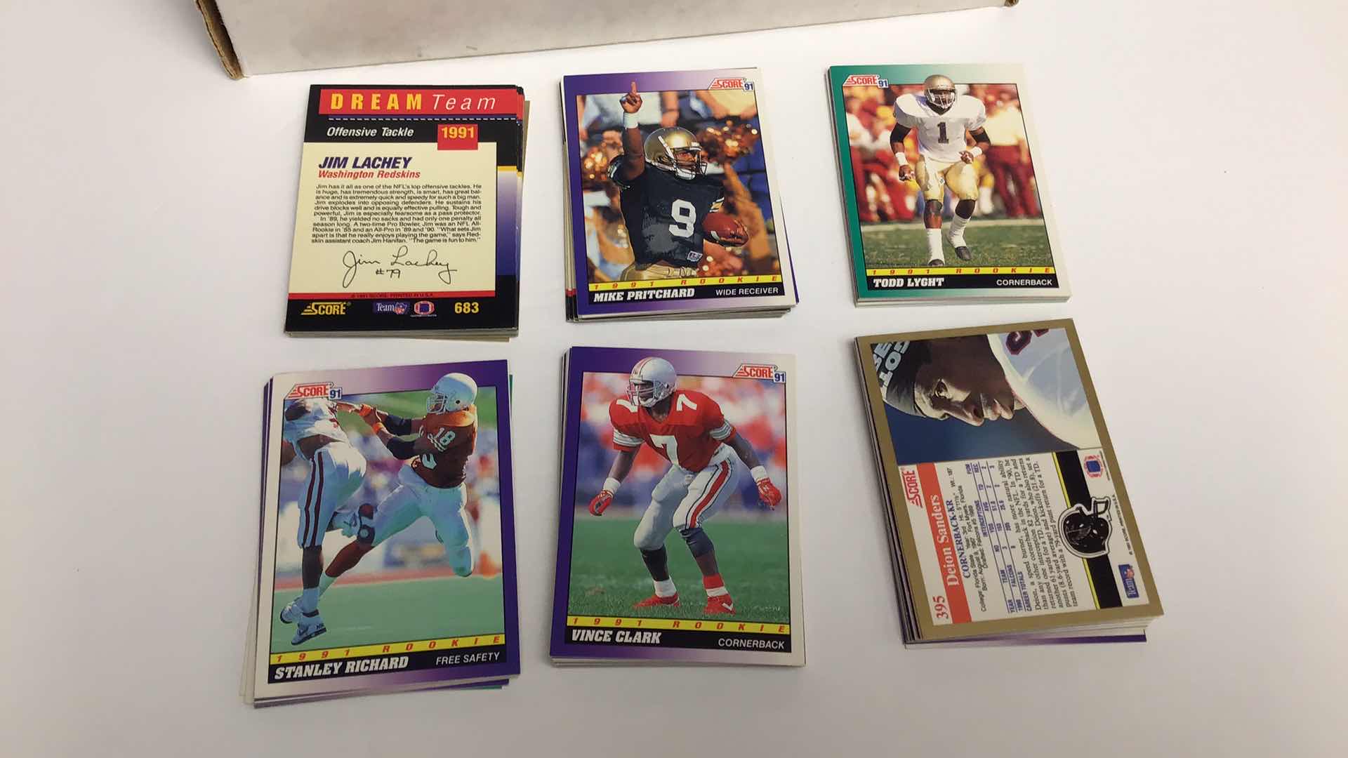 Photo 2 of $150 LOT OF APPROX 450 1991 SCORE ROOKIE NFL CARDS*