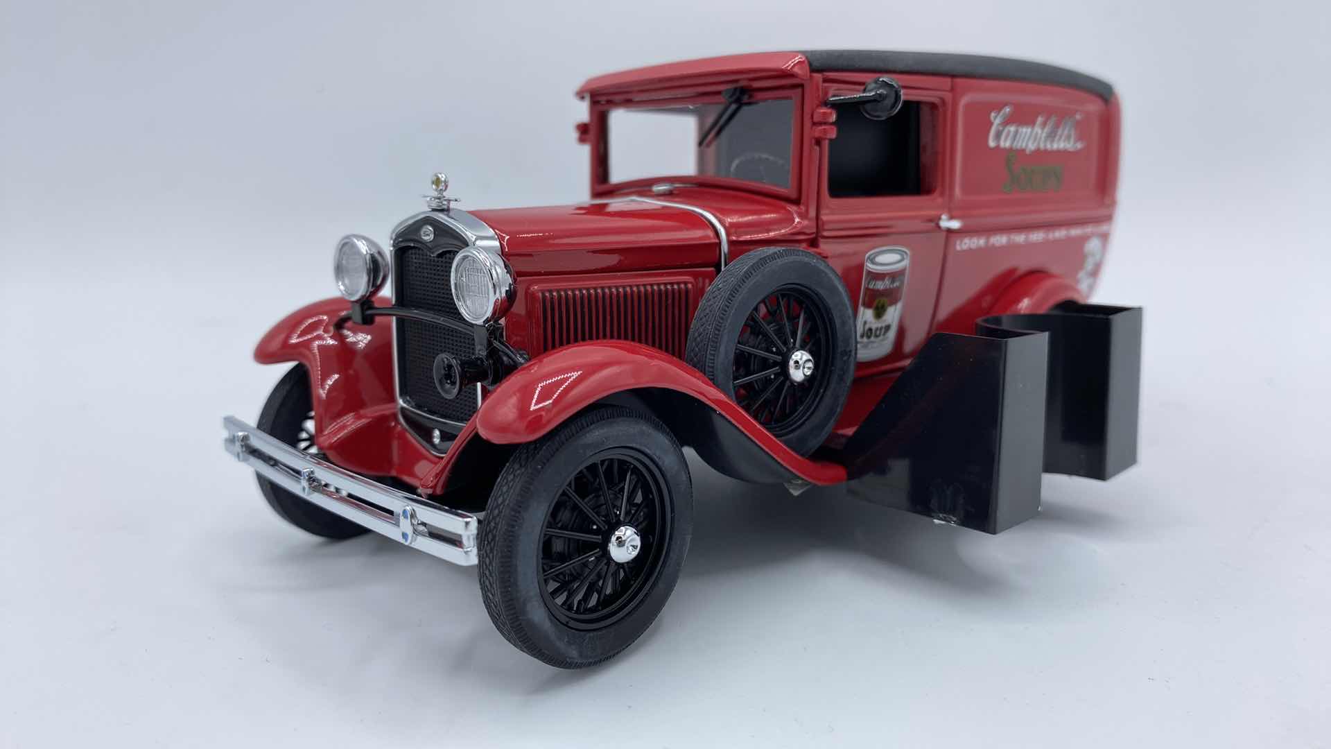 Photo 1 of DANBURY MINT 1931 CAMPBELL’S SOUP DELIVERY TRUCK DIE 1:24 INCLUDES BOX $150