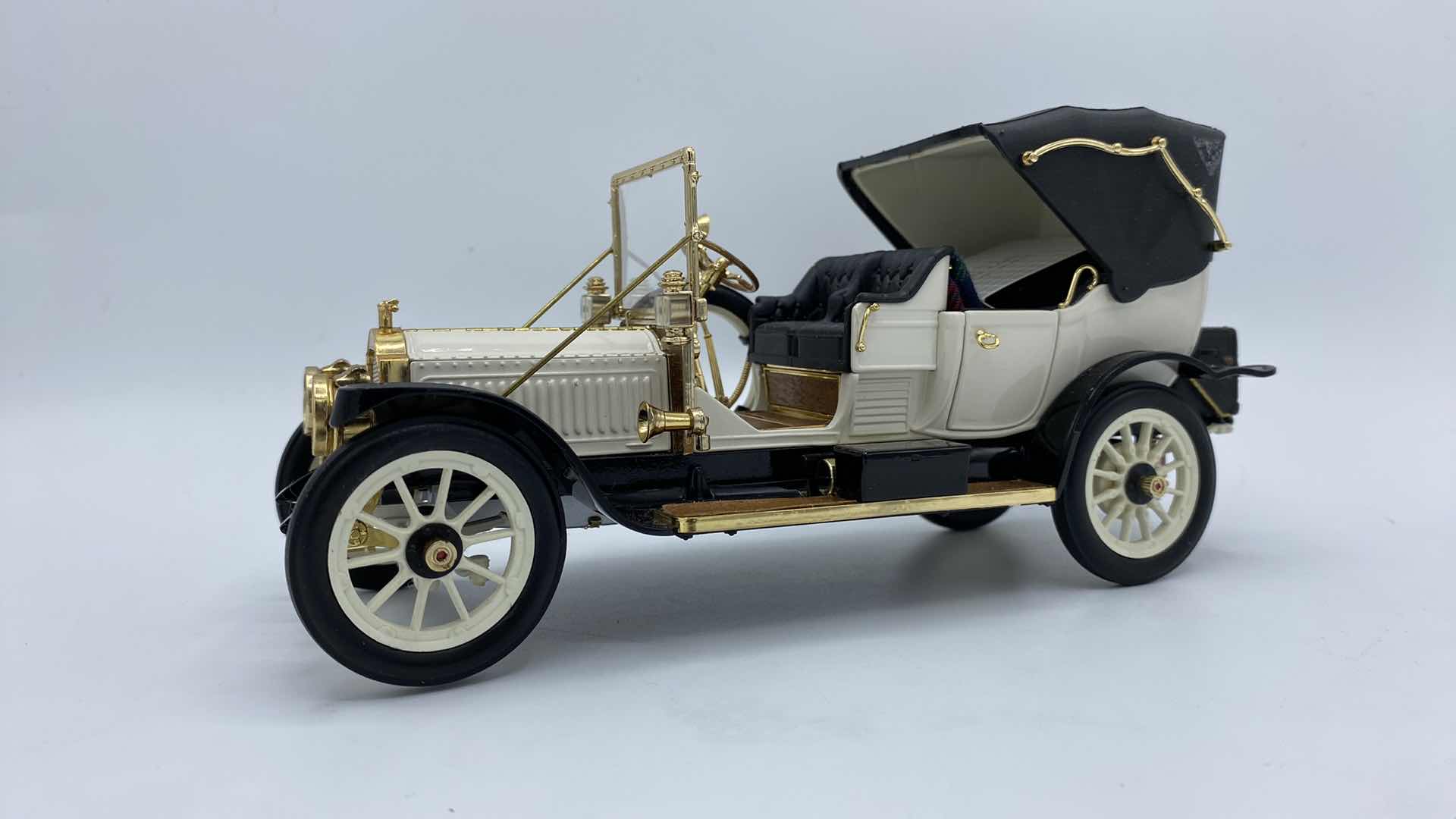 Photo 4 of FRANKLIN MINT 1912 PACKARD VICTORIA MODEL 1-48 WITH BOX $350