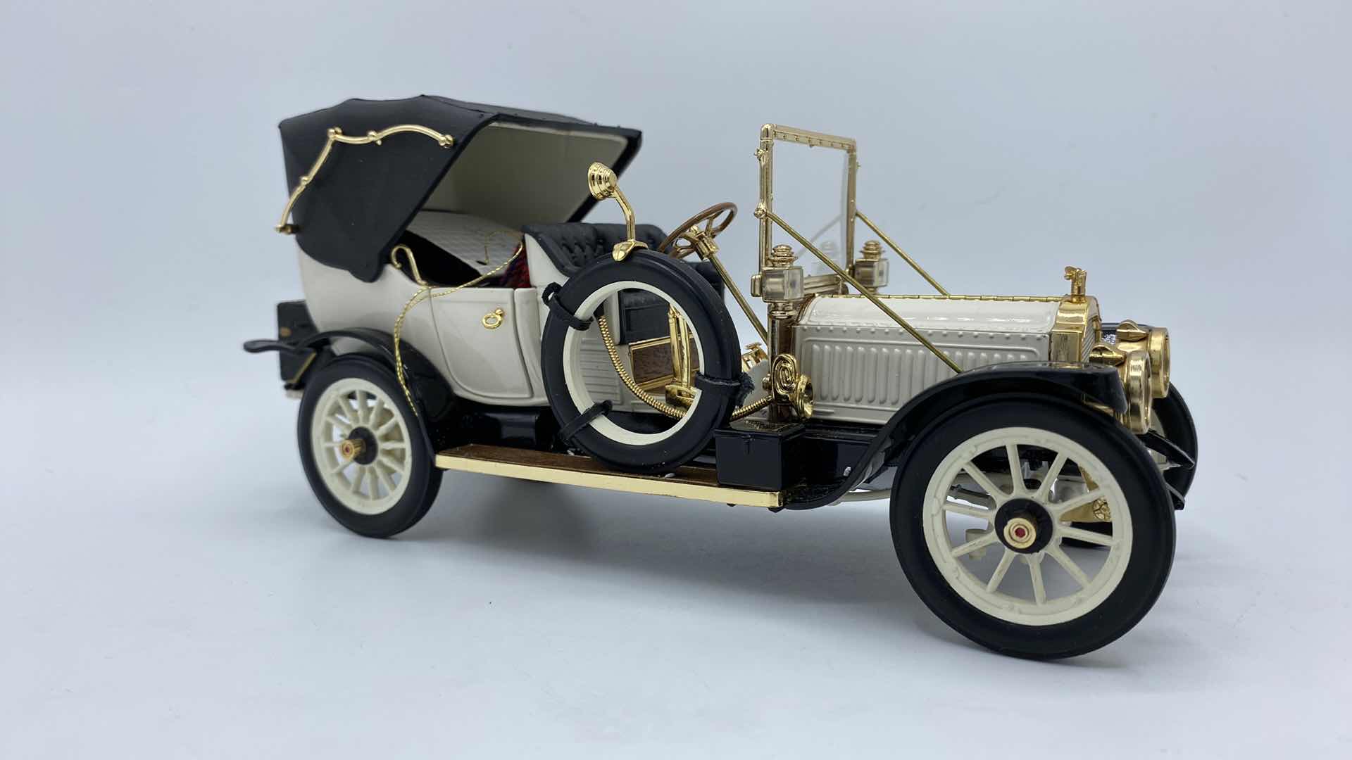 Photo 1 of FRANKLIN MINT 1912 PACKARD VICTORIA MODEL 1-48 WITH BOX $350