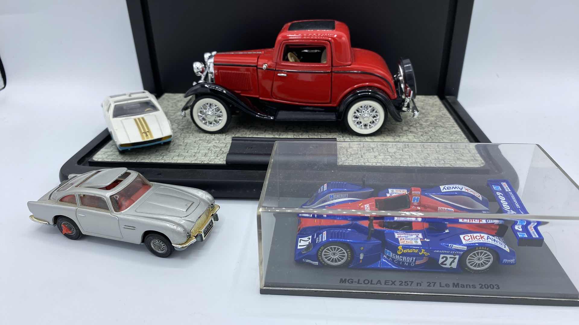 Photo 1 of 1932 FORD 3 WINDOW COUPE SCALE 1:18? AND MORE