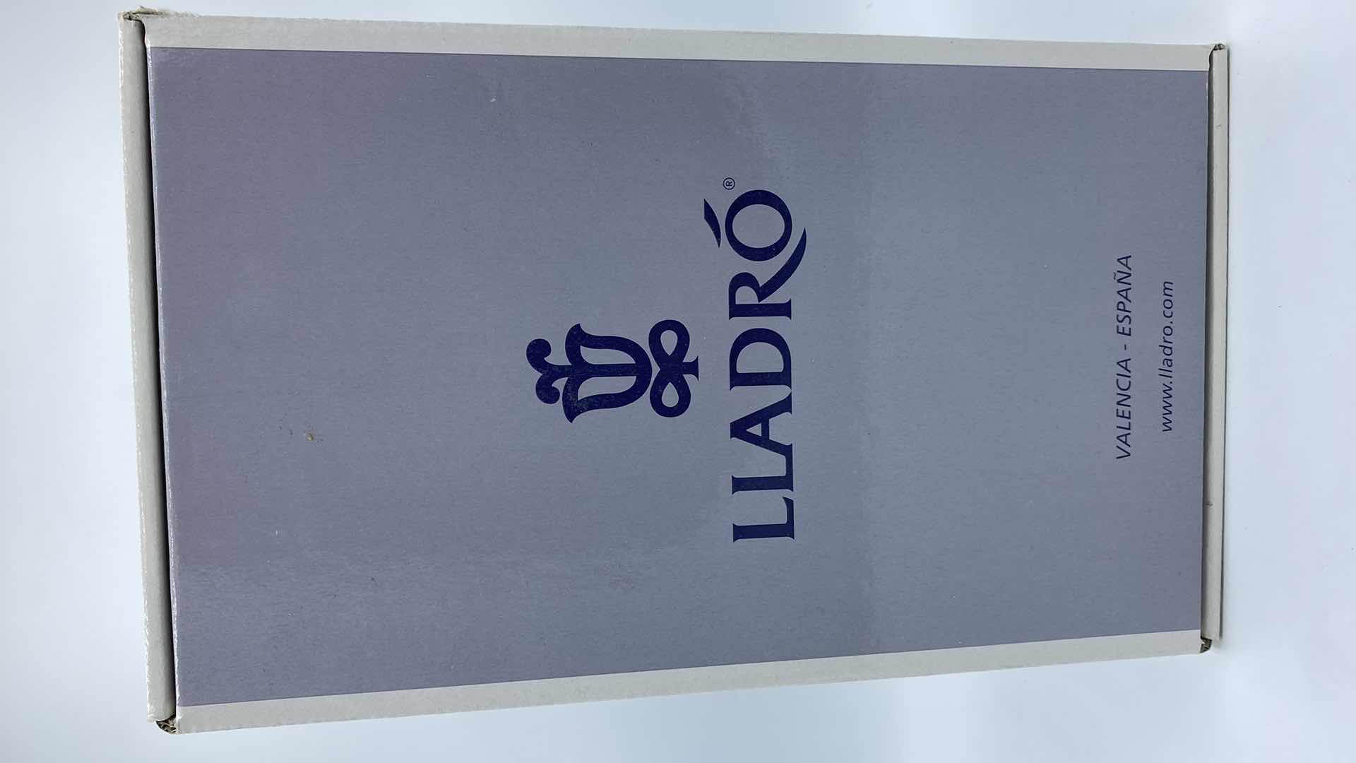 Photo 5 of VINTAGE LLADRO #6585 ENDLESS LOVE 11“ x 5“ BOX INCLUDED