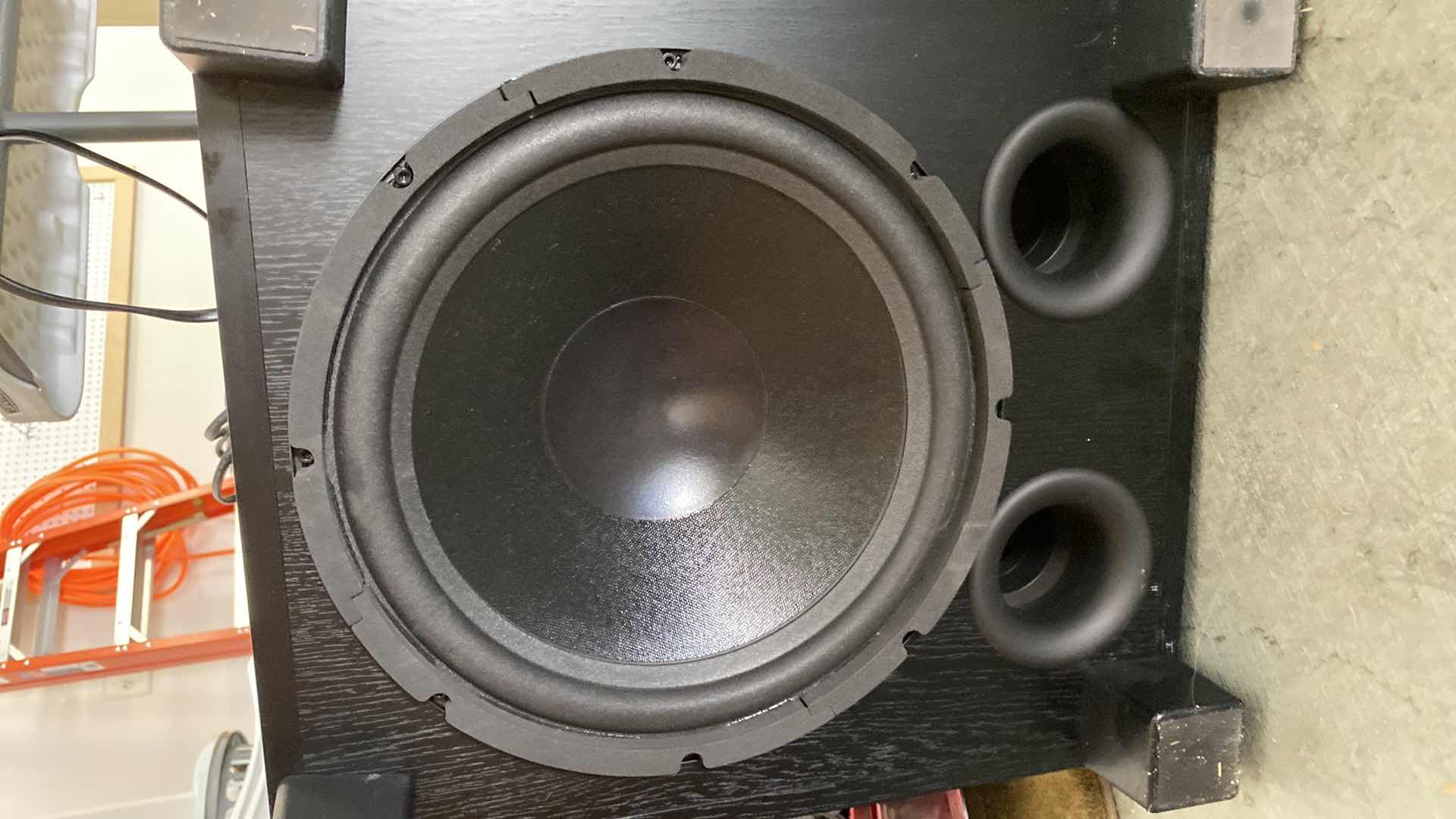 Photo 4 of MTX AUDIO SPEAKER 15“ x 16“ H 17 3/4“ SPEAKER IS ON THE UNDERSIDE