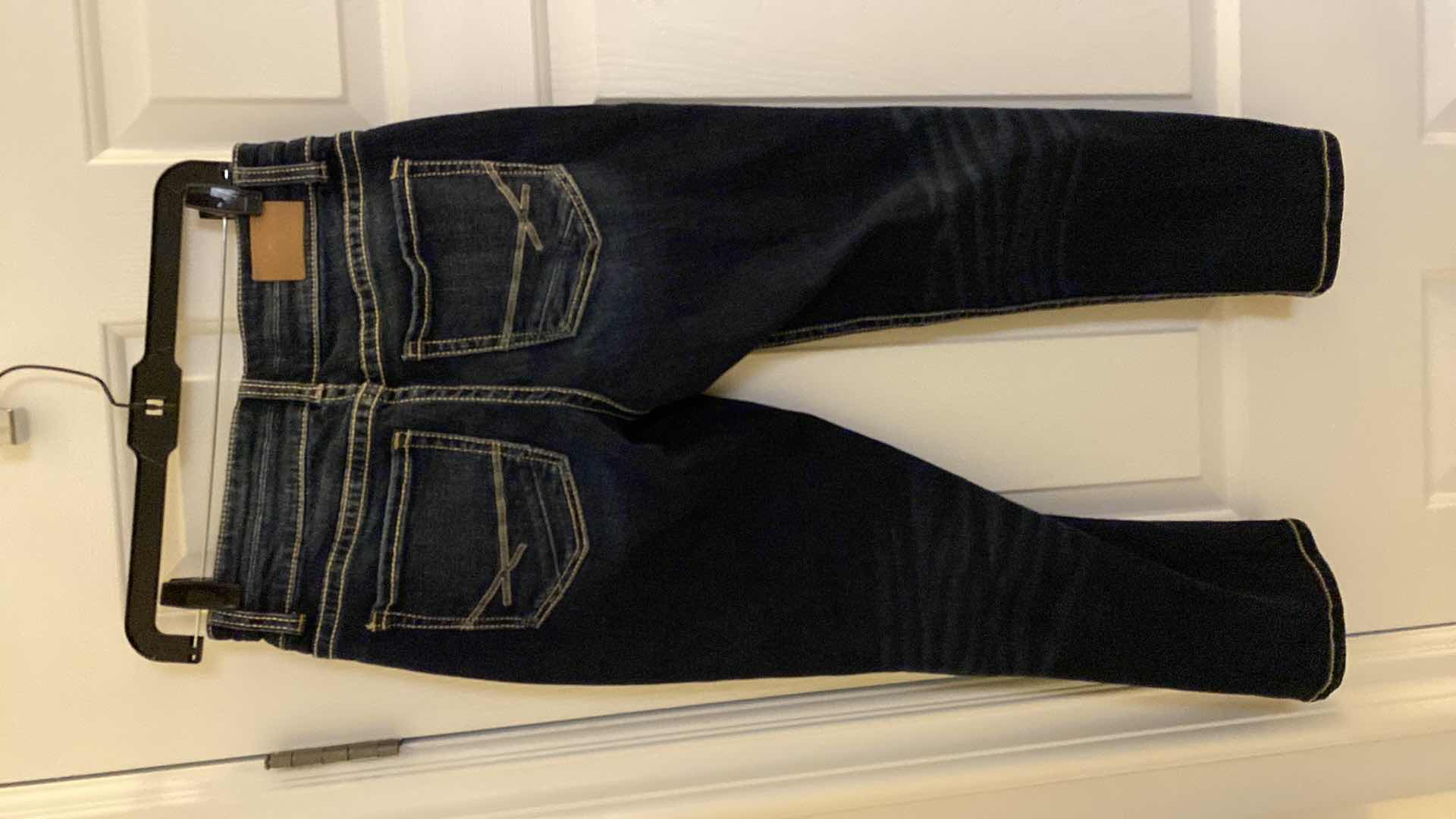Photo 2 of WOMENS SIZE 25 BUCKLE BKE GABBY OMBRÉ FADE CROP JEANS
