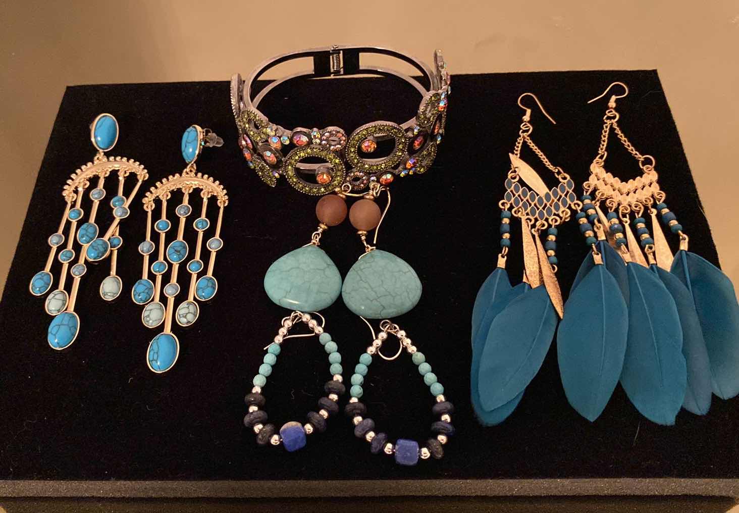Photo 1 of COSTUME JEWELRY- NON-RETURNABLE FINAL SALE (EARRINGS IN MIDDLE ARE TURQUOISE FROM DILLARDS