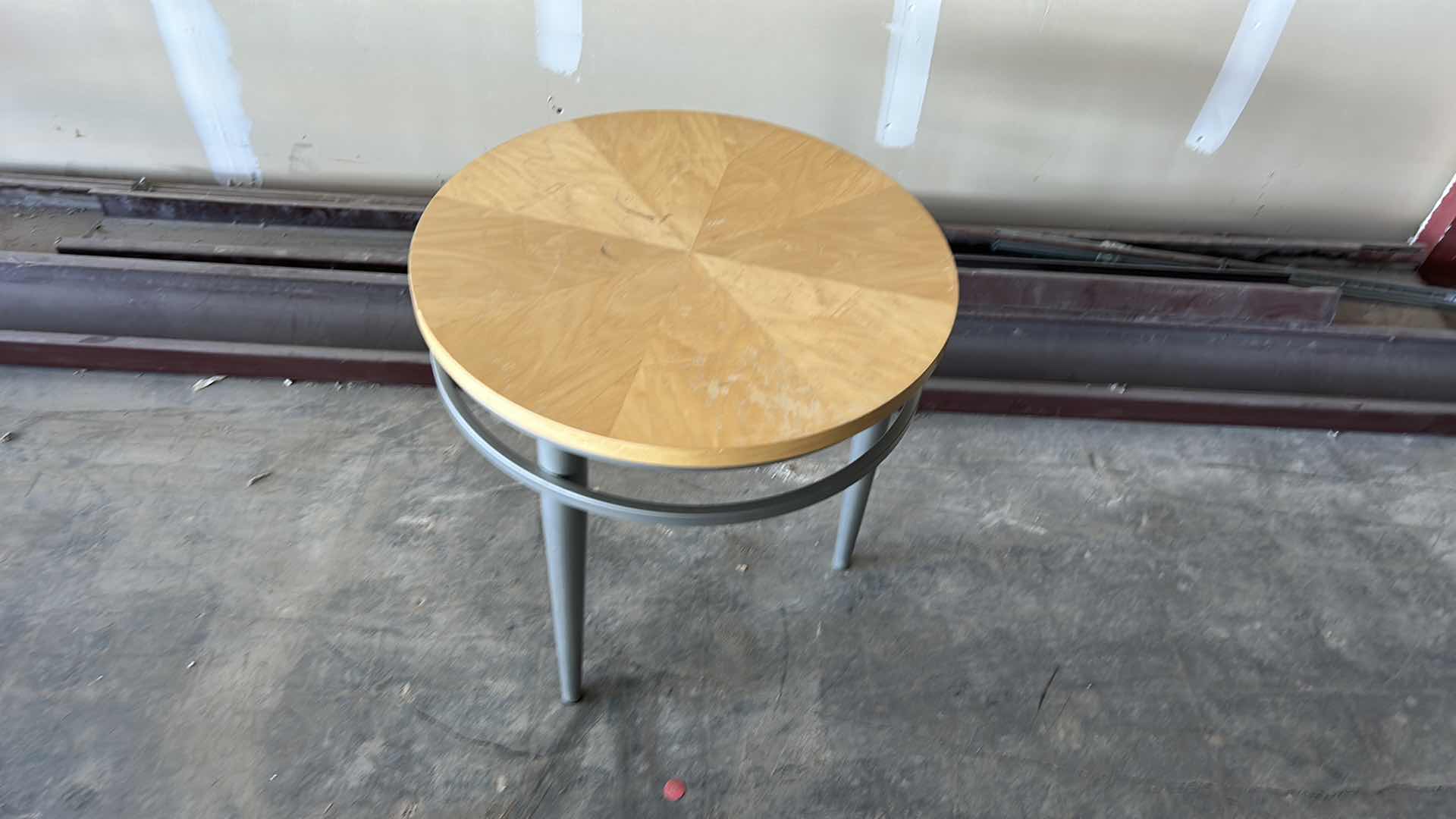 Photo 2 of METAL AND WOOD ACCENT TABLE  24” ROUND X H23”