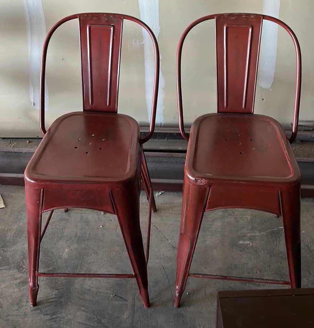 Photo 1 of 2 RED METAL BARSTOOL SEAT H24”