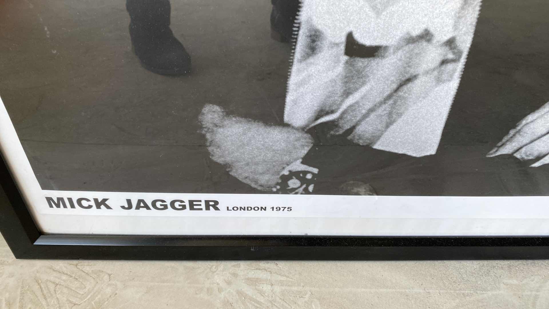 Photo 3 of FRAMED MICK JAGGER LONDON 1975 POSTER ARTWORK 26“ x 38 1/2”